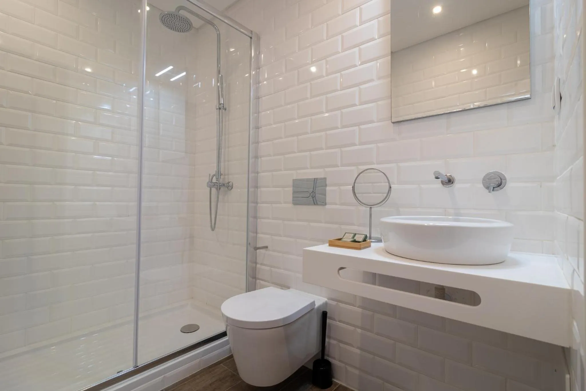 Bathroom in Roots Hotel