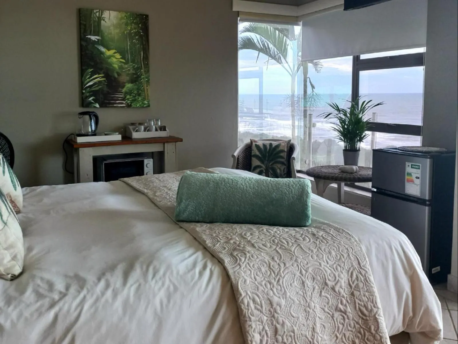 Photo of the whole room, Bed in Waves of Mercy