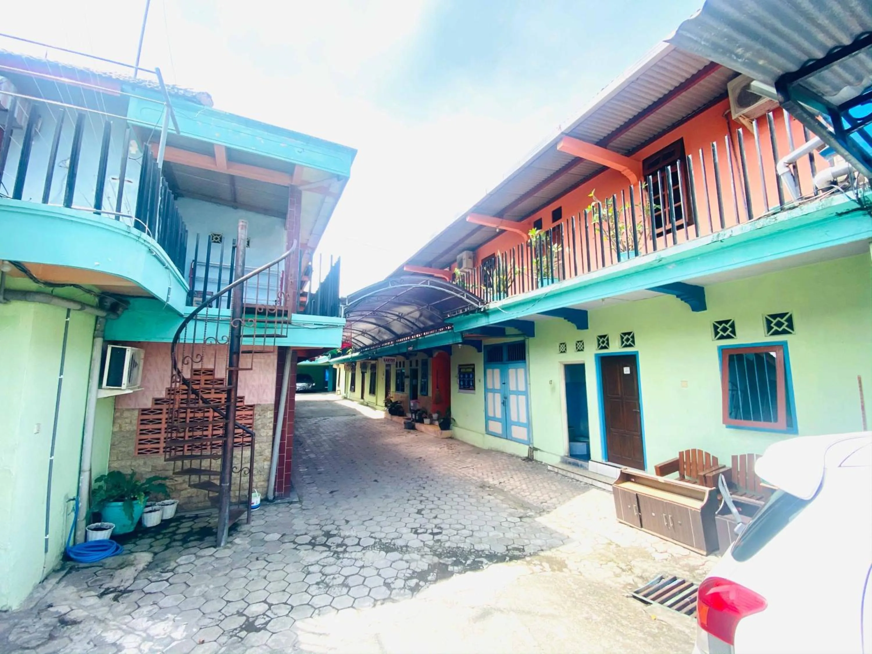 Property building in Hotel Gerung 1 near Alun Alun Nganjuk Mitra RedDoorz