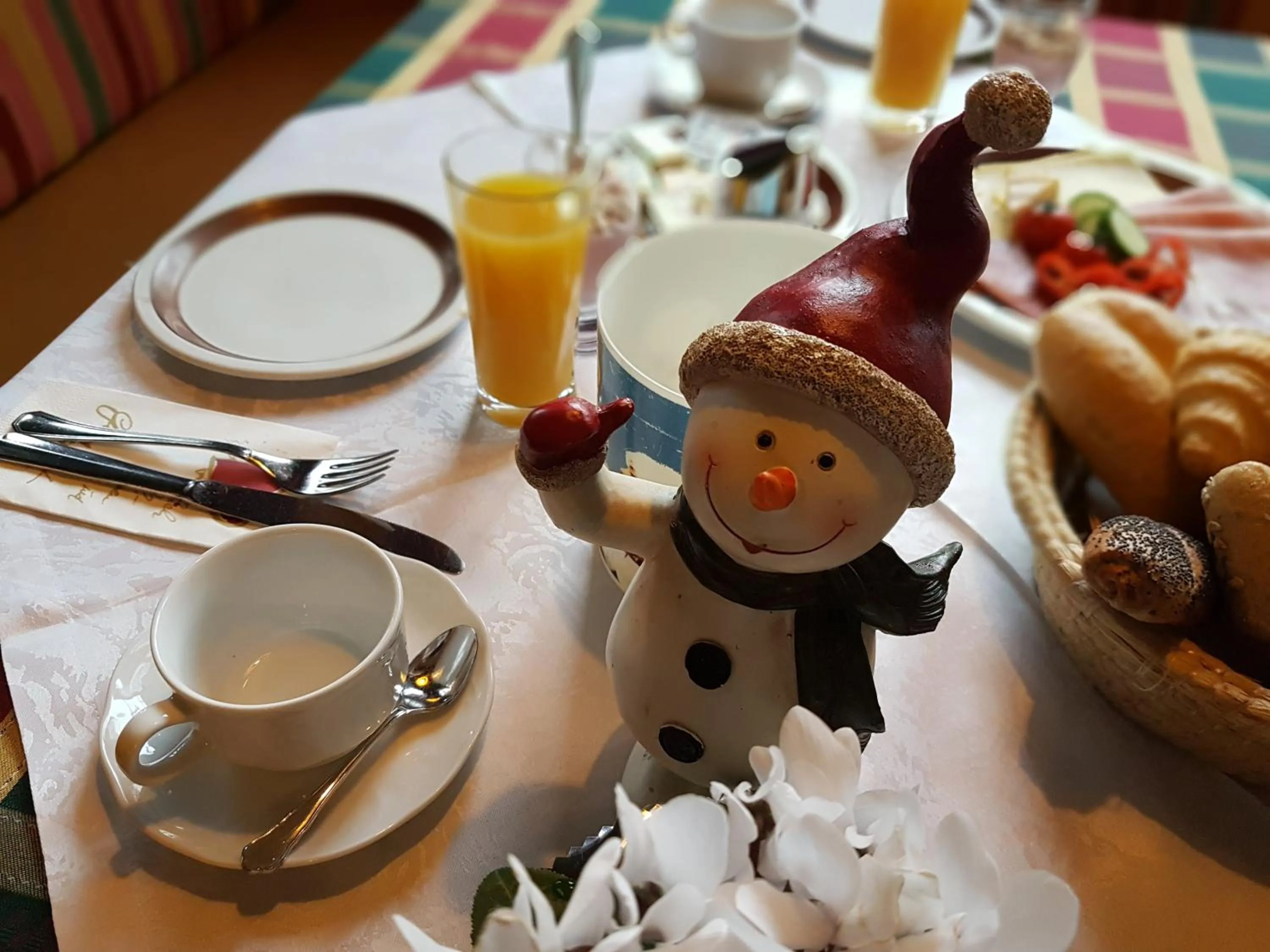 Continental breakfast in Familiengasthof Maier