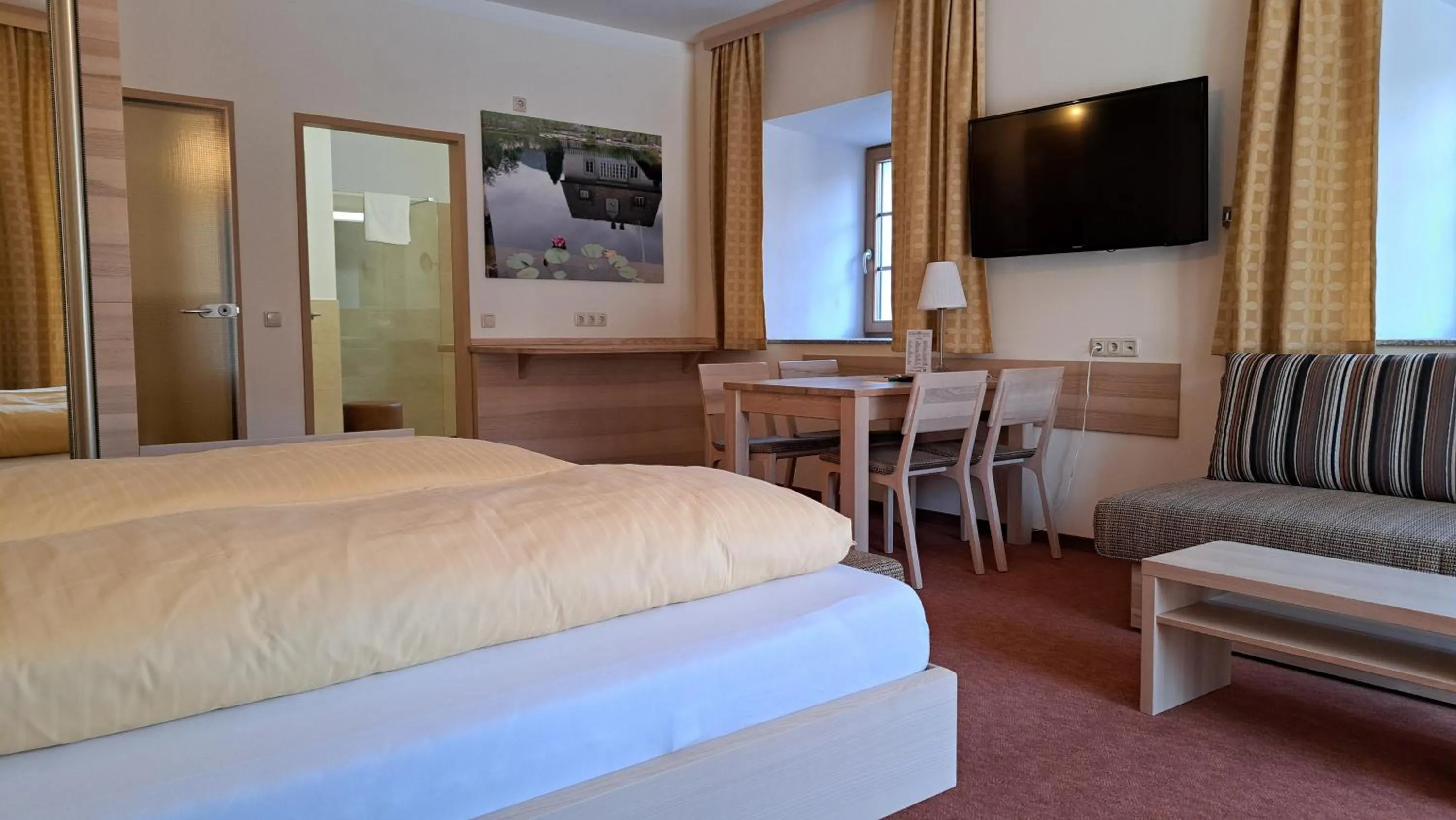 Photo of the whole room, Bed in Familiengasthof Maier