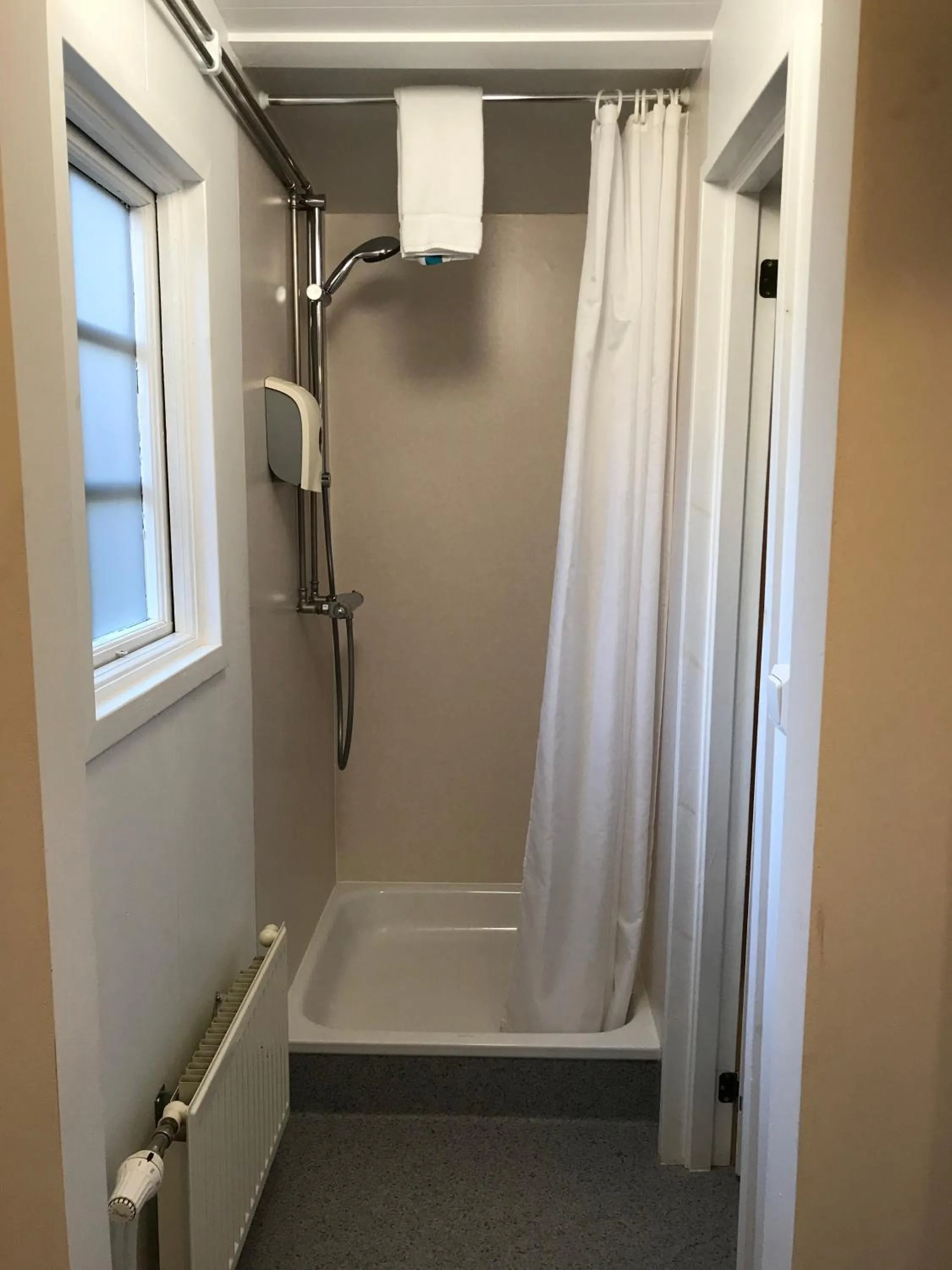 Shower in Hótel Eyvindará