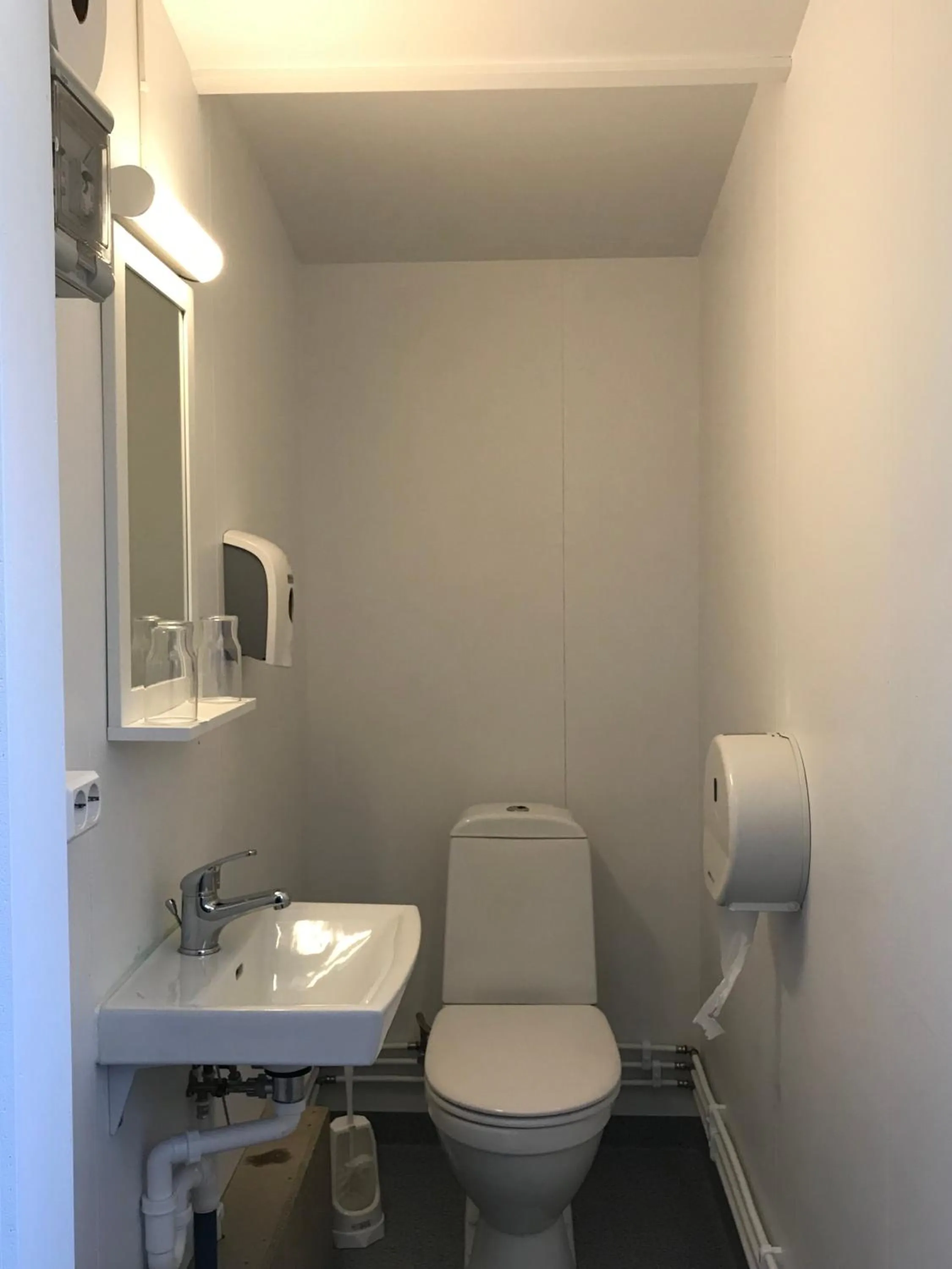 Toilet in Hótel Eyvindará