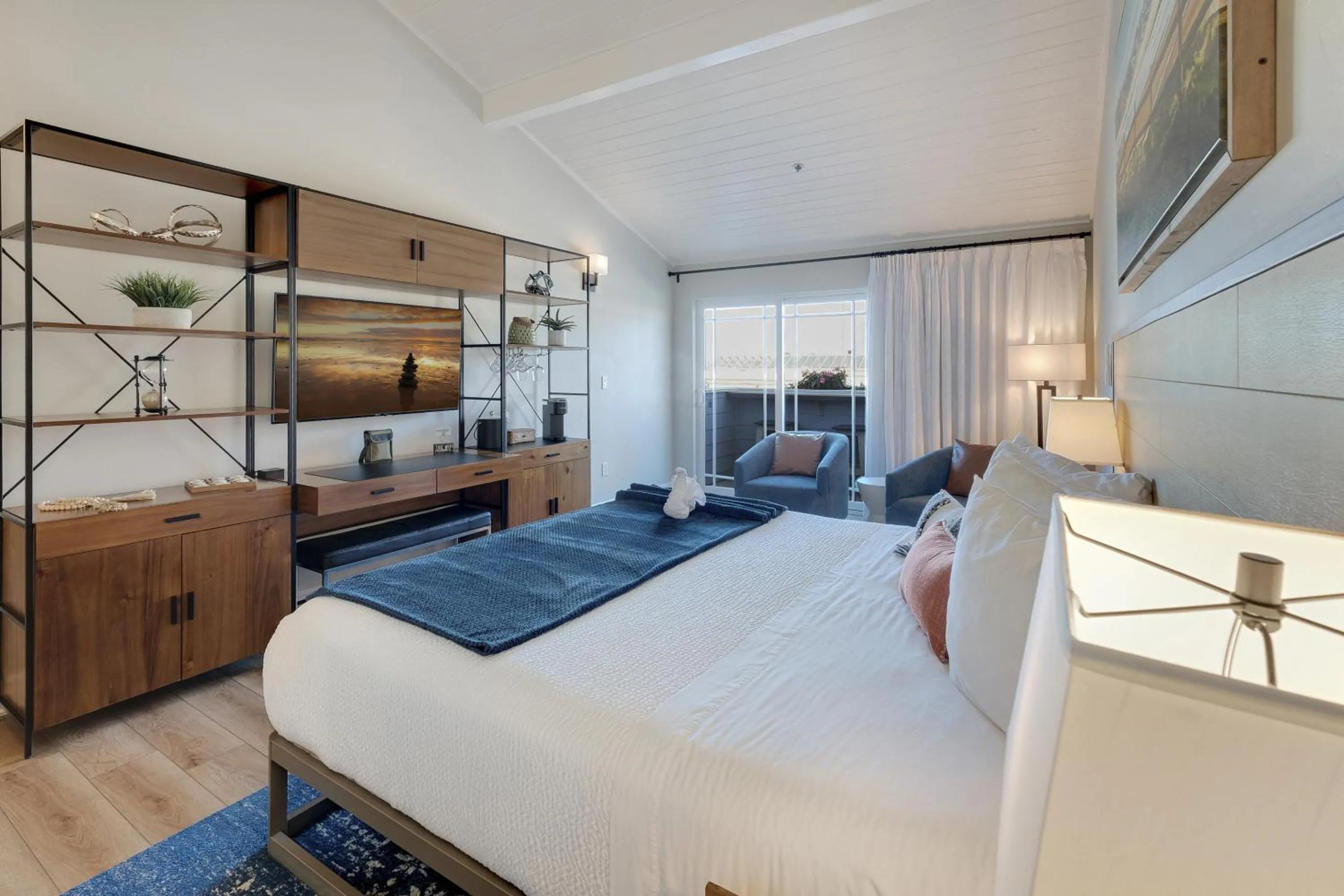 Bedroom, Bed in Anderson Inn