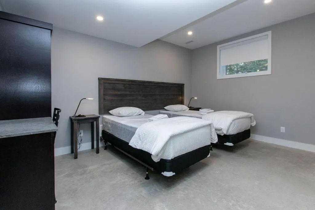 Bed in 107 Birchview Trail