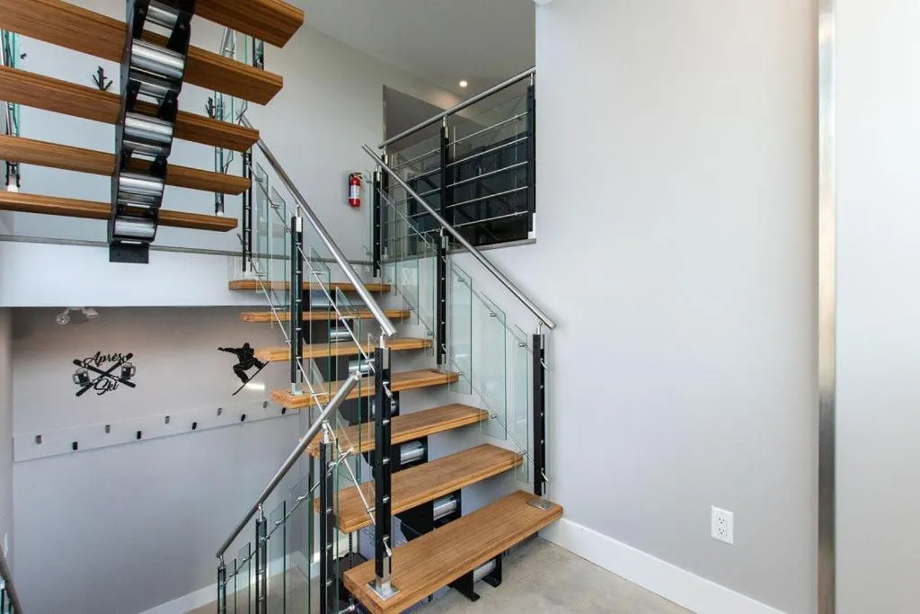 Living room in 107 Birchview Trail