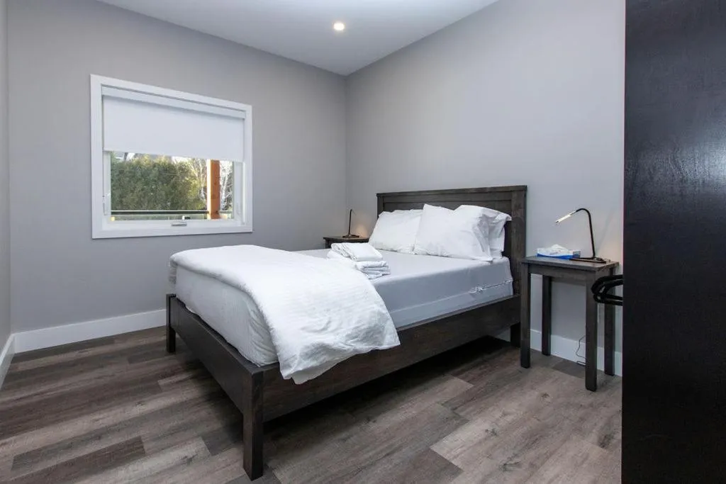 Bed in 107 Birchview Trail