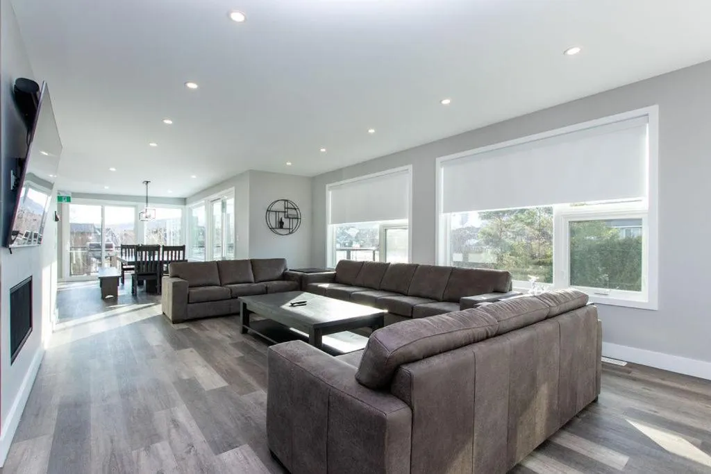 TV and multimedia in 107 Birchview Trail