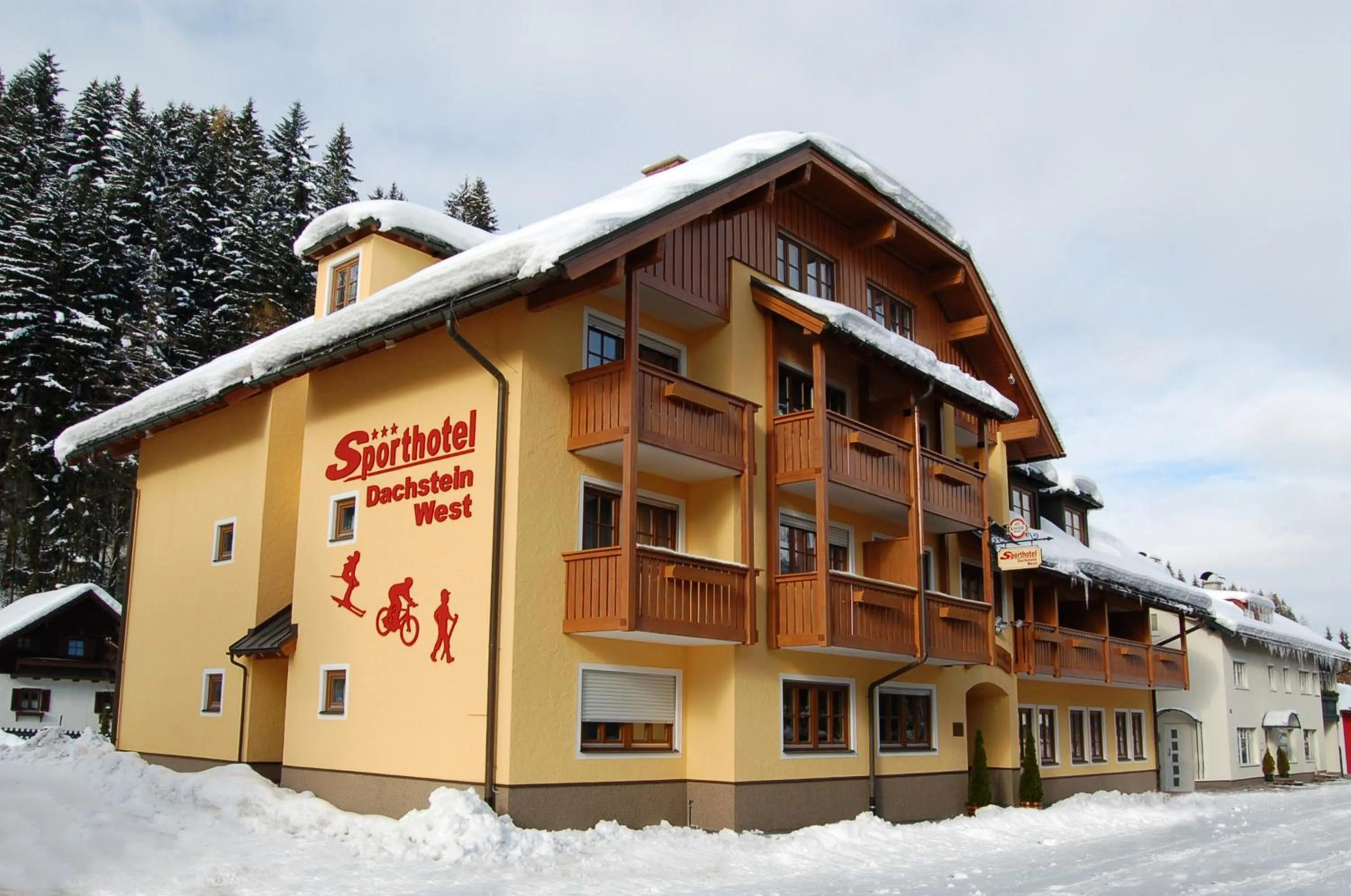 Facade/entrance in Sporthotel Dachstein West