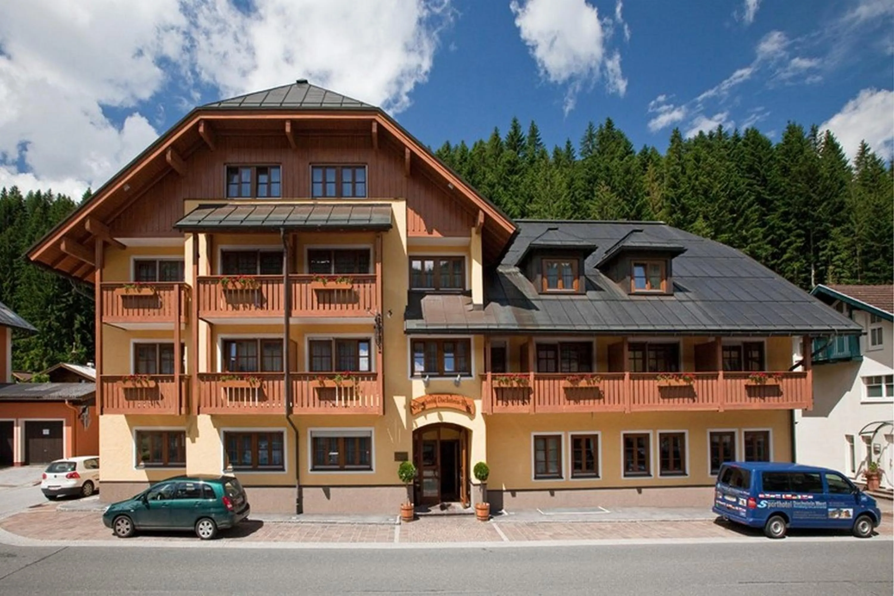 Facade/entrance in Sporthotel Dachstein West