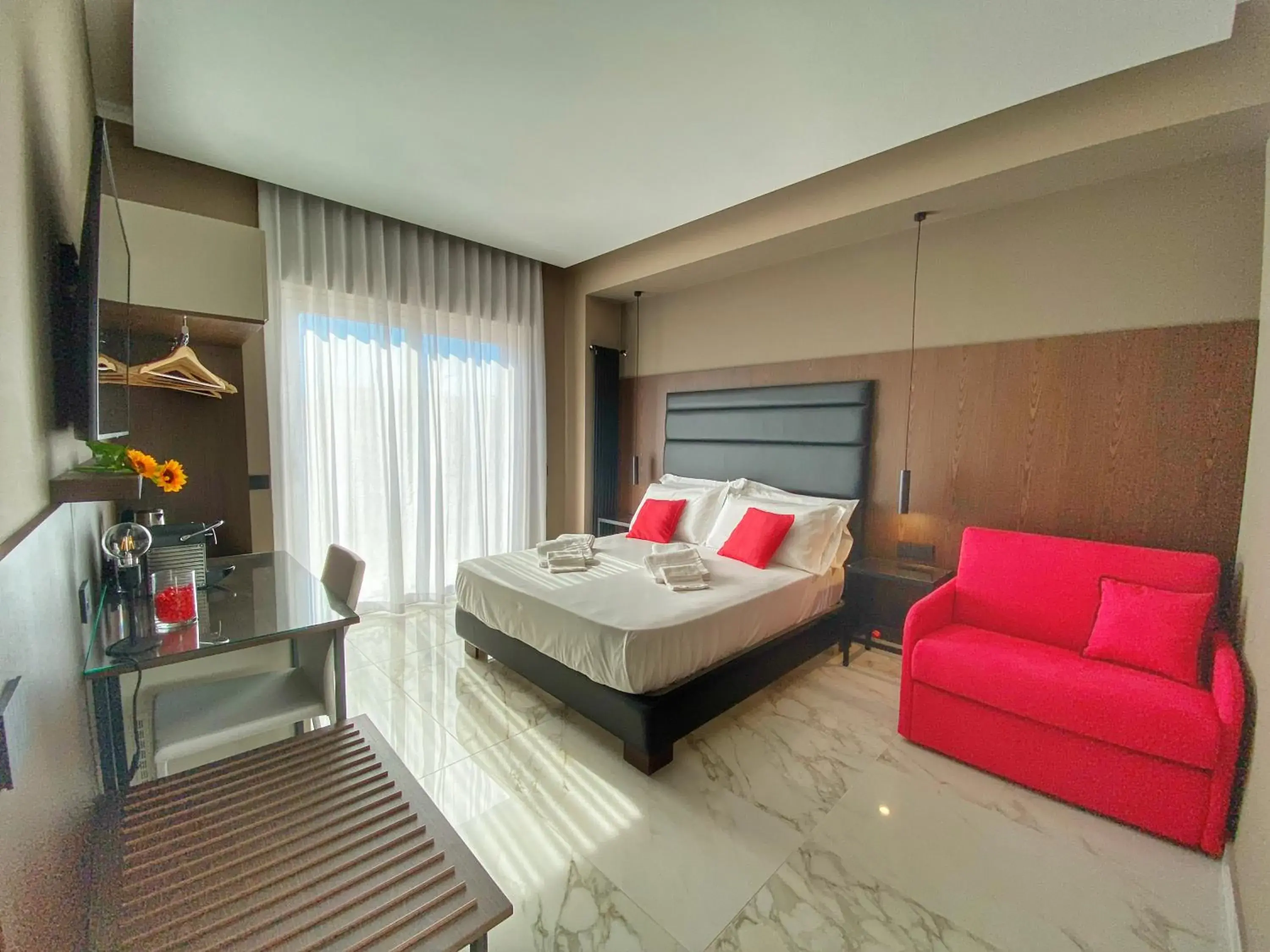 Deluxe Double Room with Balcony in B&B BorgiaRooms Deluxe Double Room with Balcony in B&B BorgiaRooms