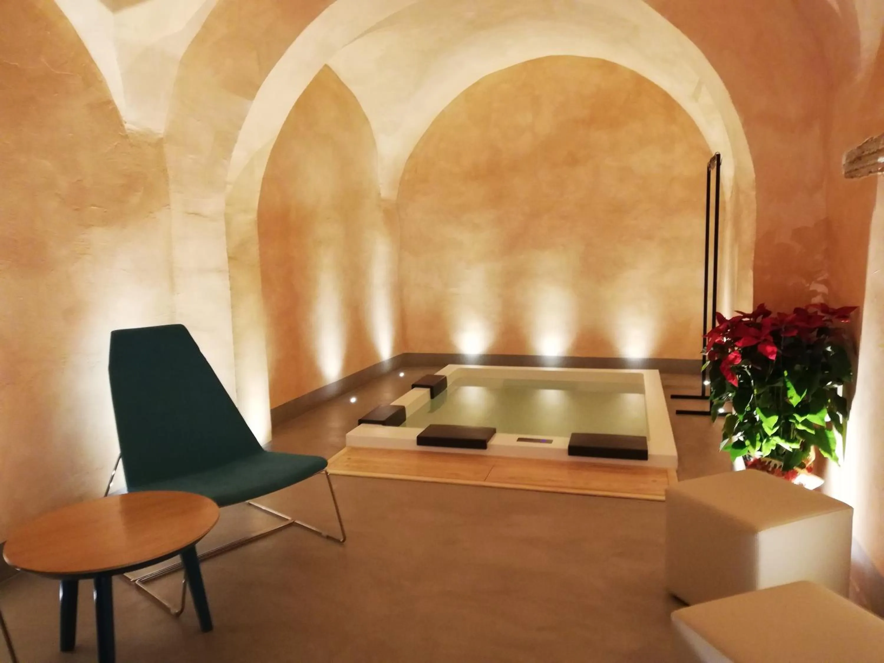 Hot Tub, Bed in Kèramos Luxury Rooms