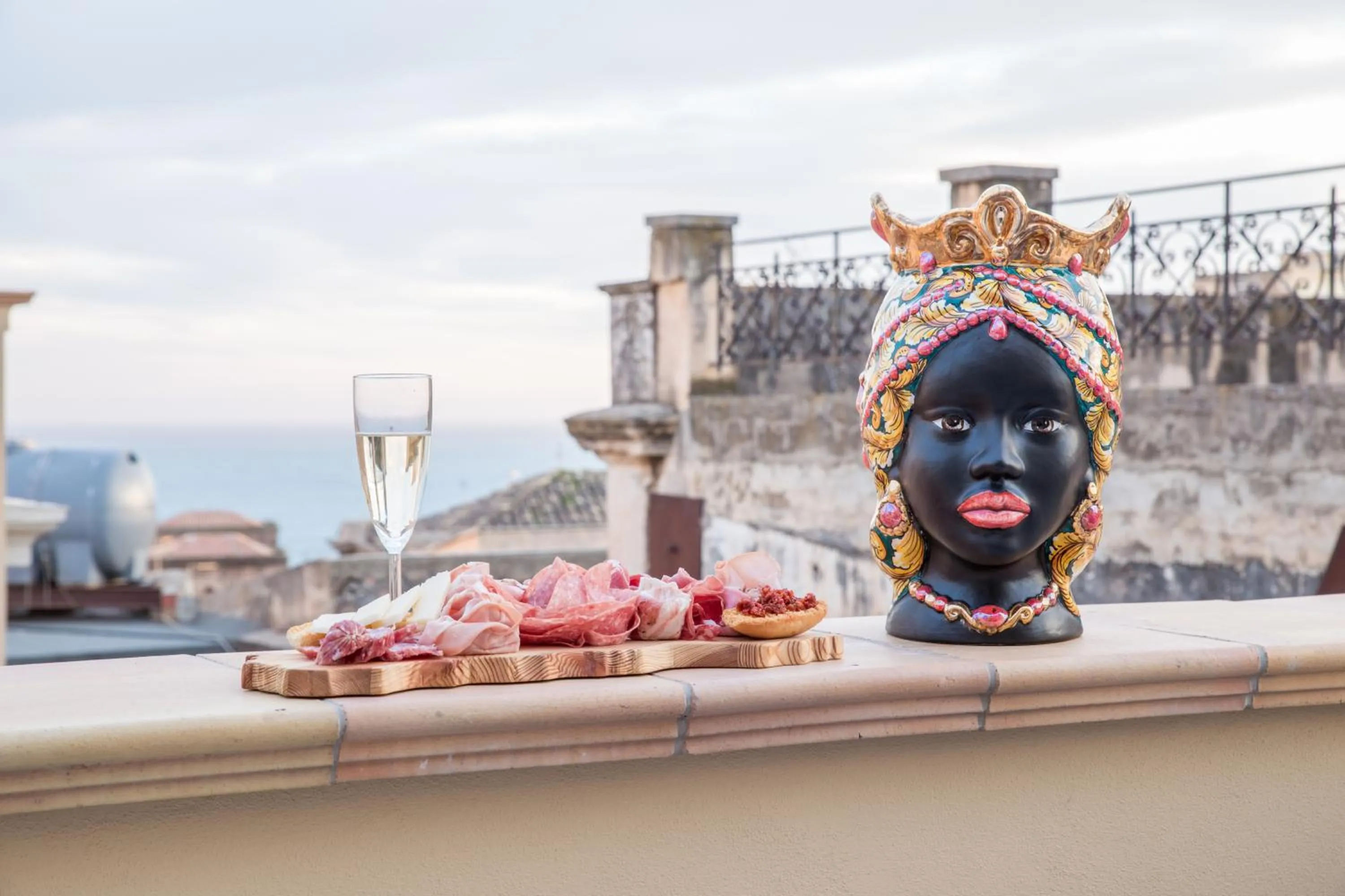 Food and drinks in Kèramos Luxury Rooms