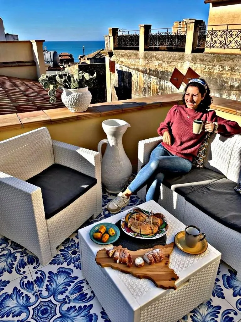 Patio in Kèramos Luxury Rooms