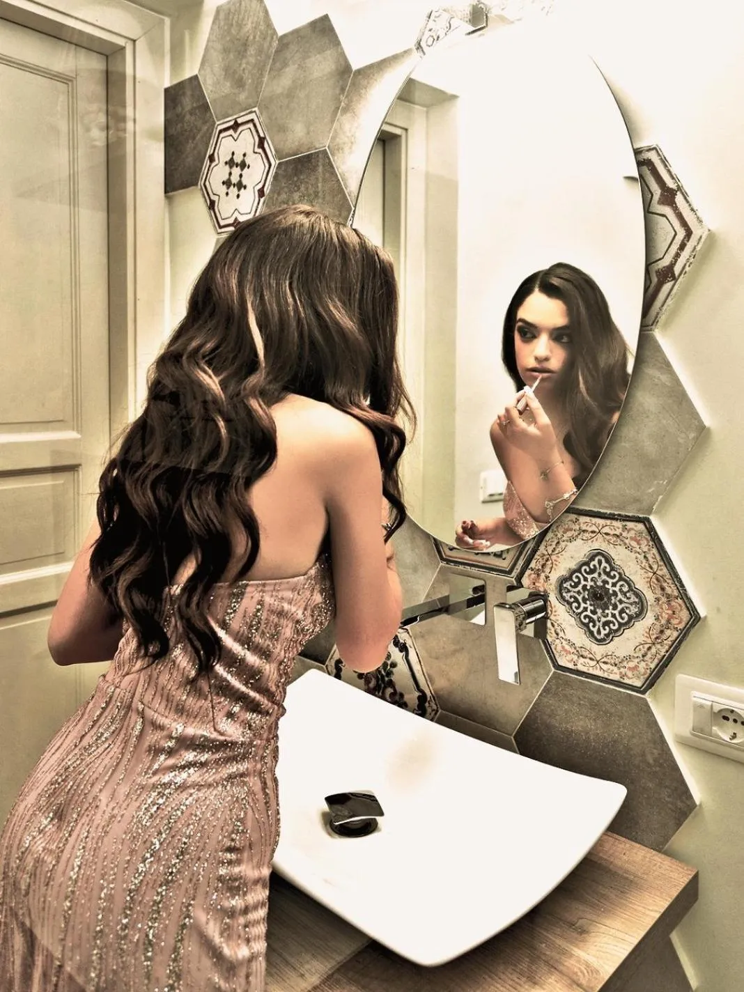 People in Kèramos Luxury Rooms