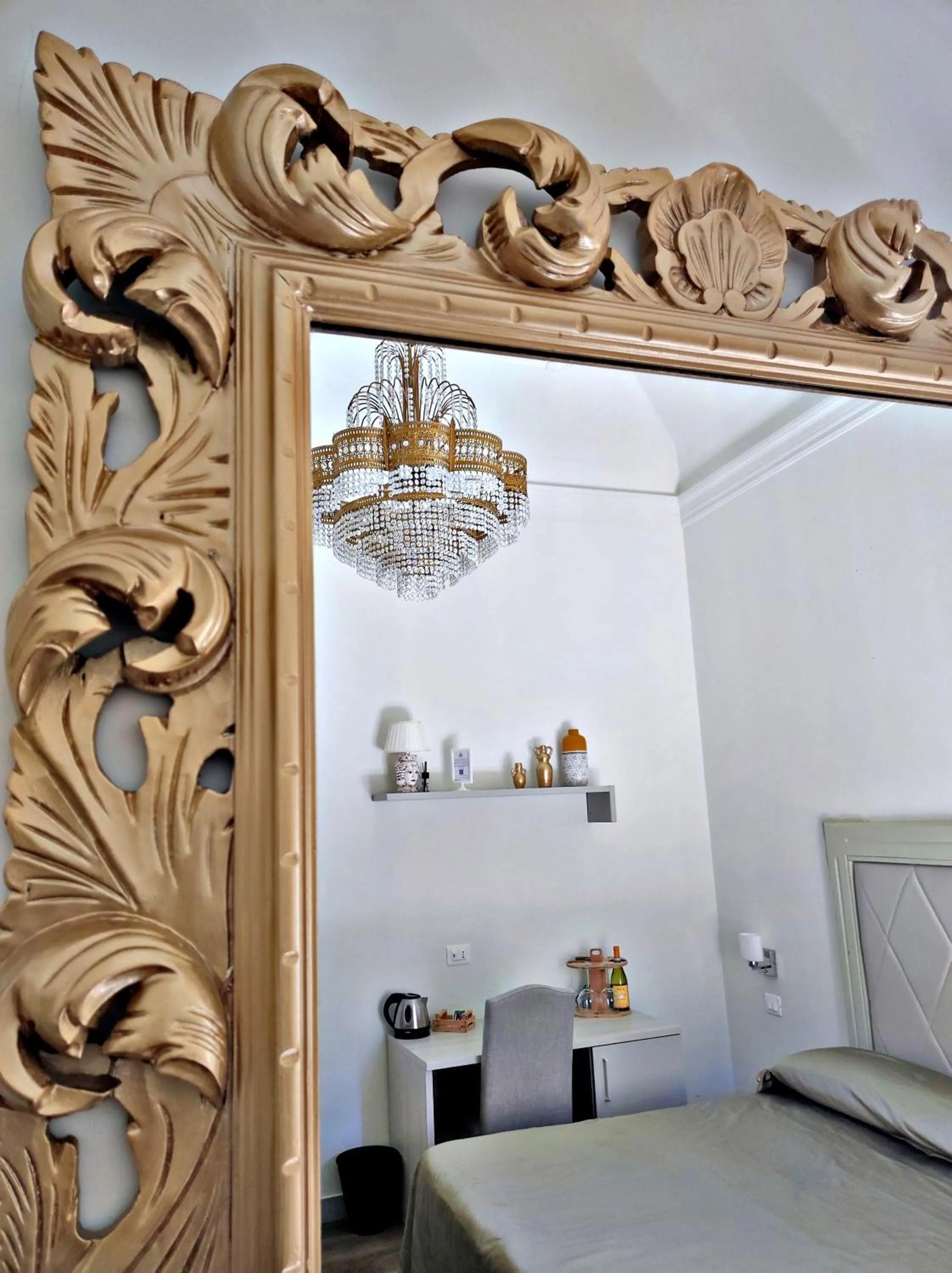 Decorative detail in Kèramos Luxury Rooms