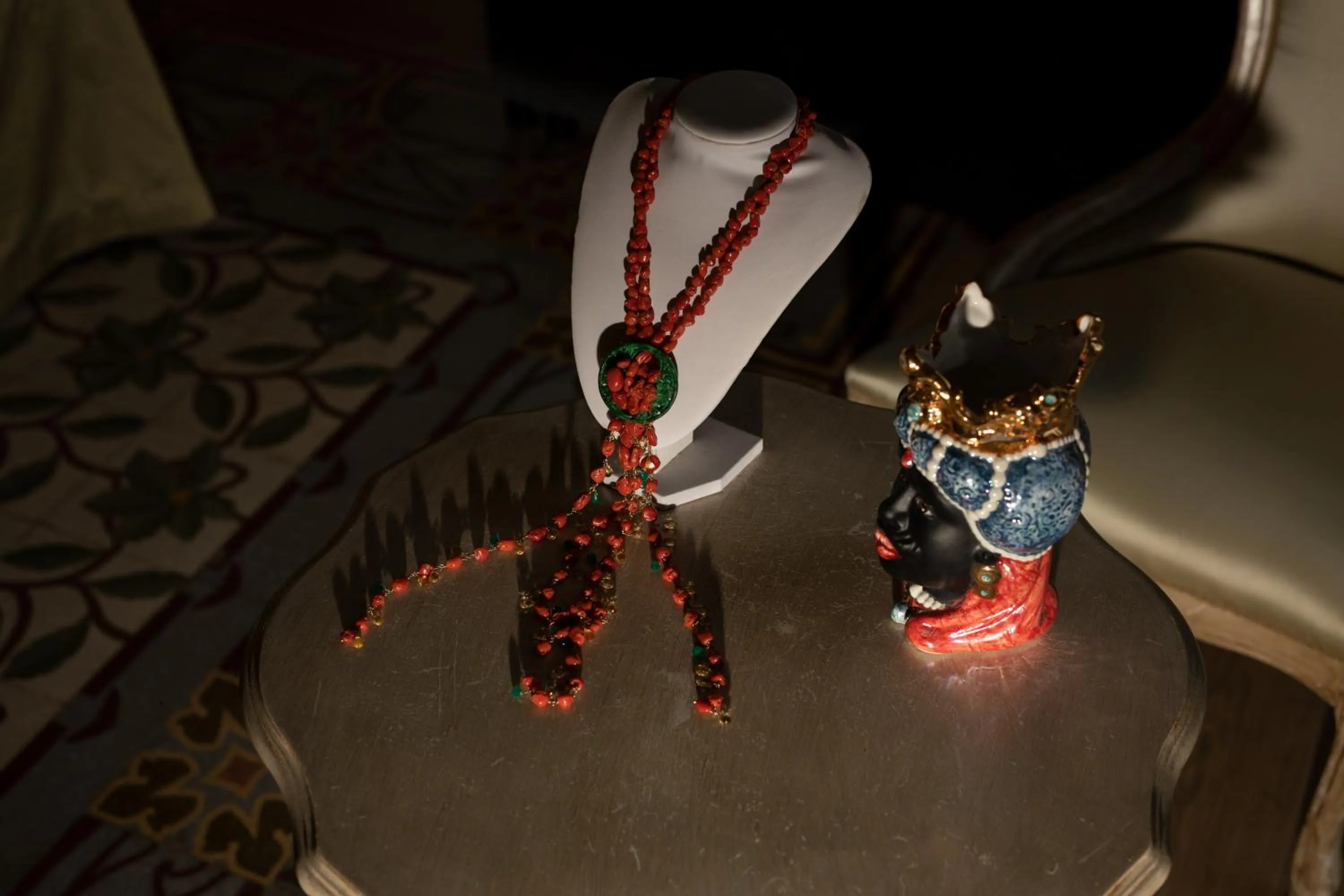 Decorative detail in Kèramos Luxury Rooms