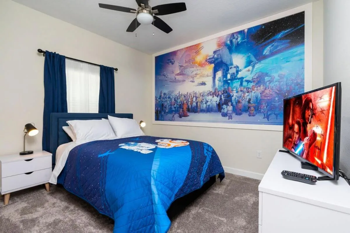 Bed in Stunning 5 Bd w/ Pool Close to Disney 2905