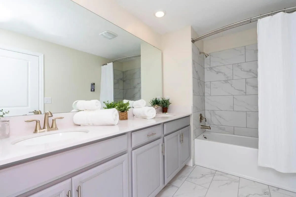 Stunning 5 Bd w/ Pool Close to Disney 2905