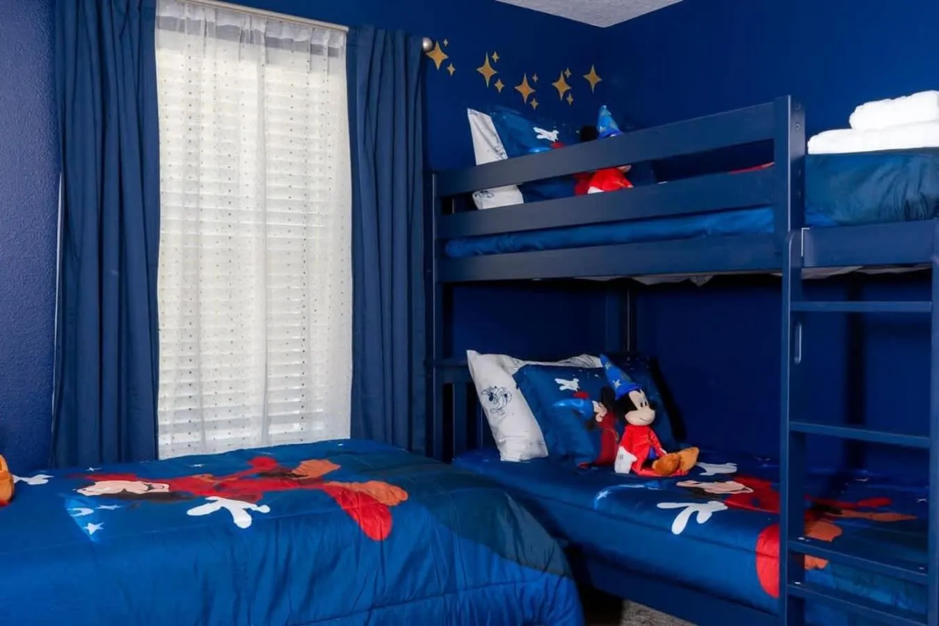 Bed in Stunning 5 Bd w/ Pool Close to Disney 2905