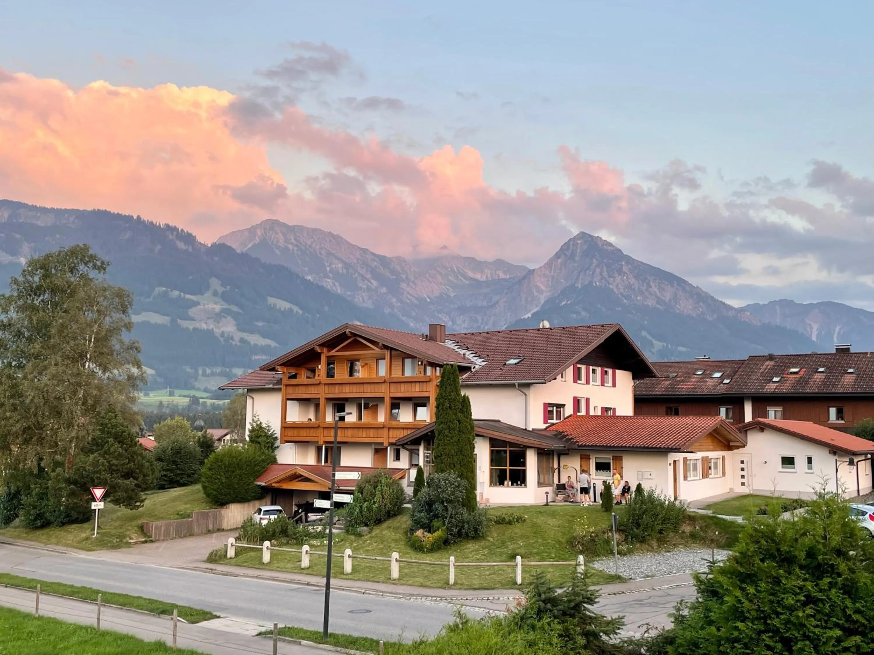 Property building in Hotel AlpIn Bed & Breakfast