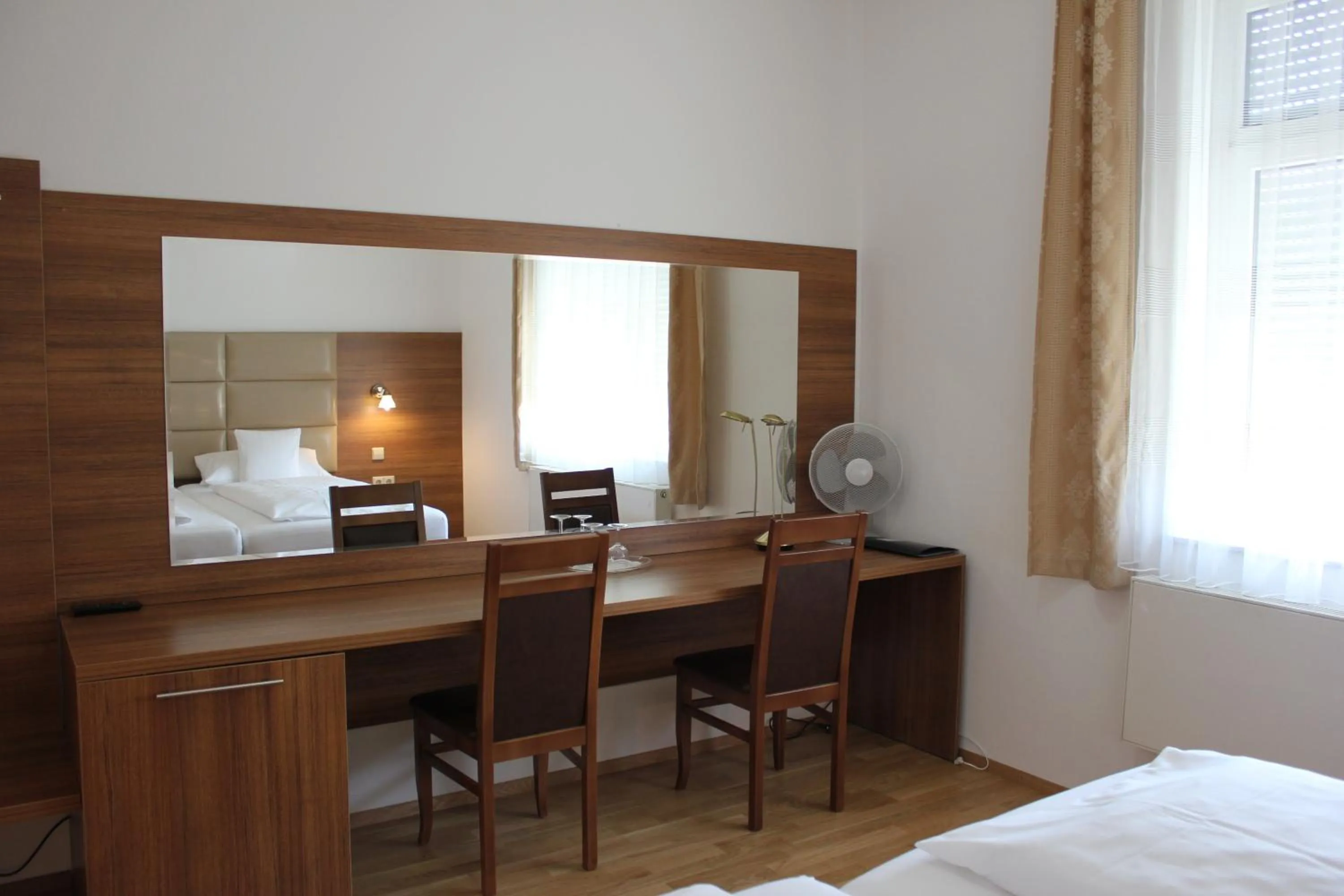 Photo of the whole room, Bed in Hotel Rheinbrücke