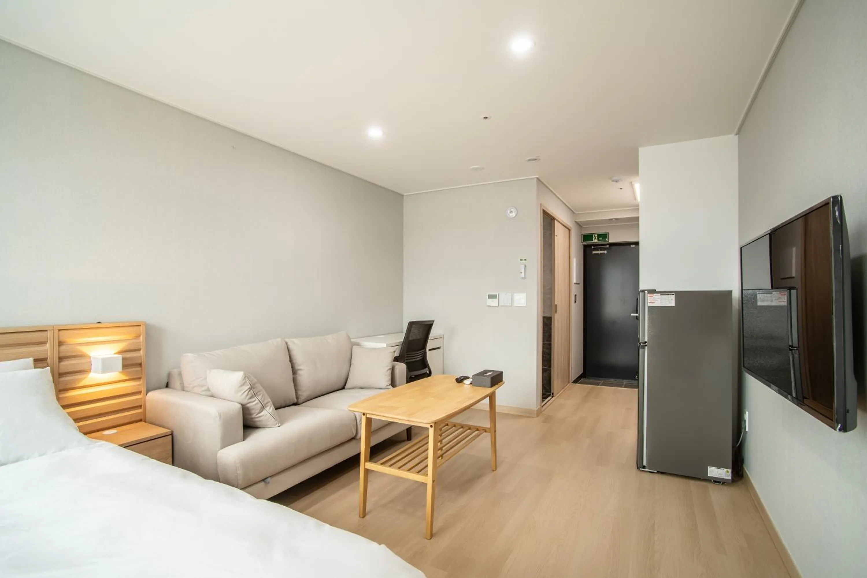 Living room in Jeju Central Park Residence