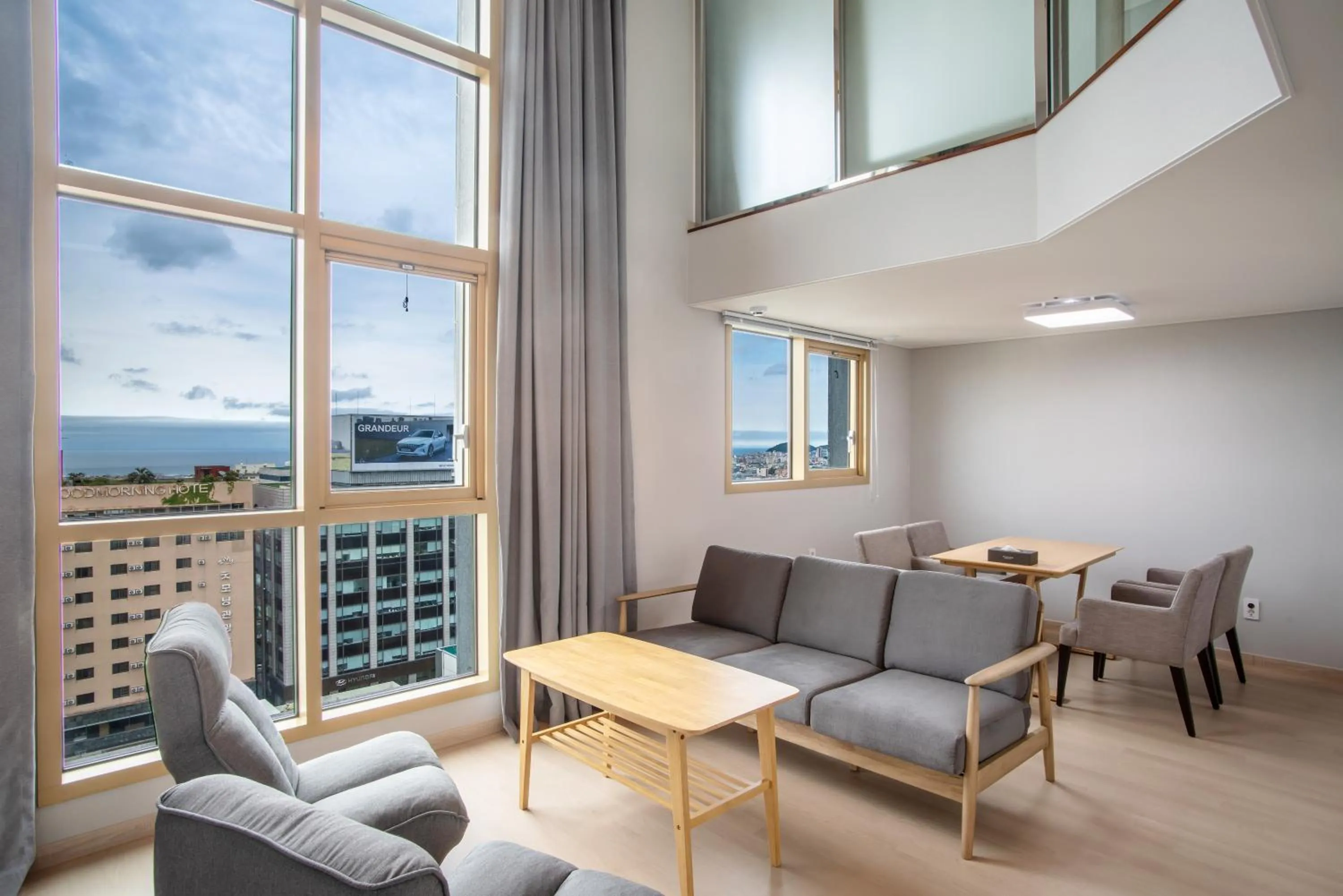 Living room in Jeju Central Park Residence