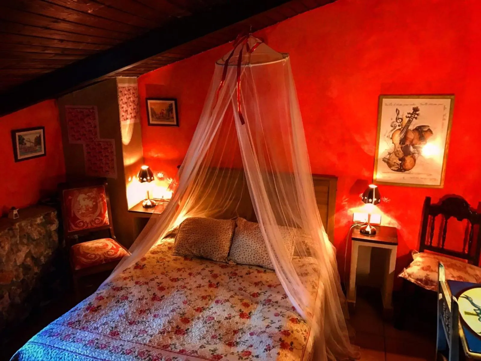 Bed in Romantic getaway to Cuenca - La Quinta