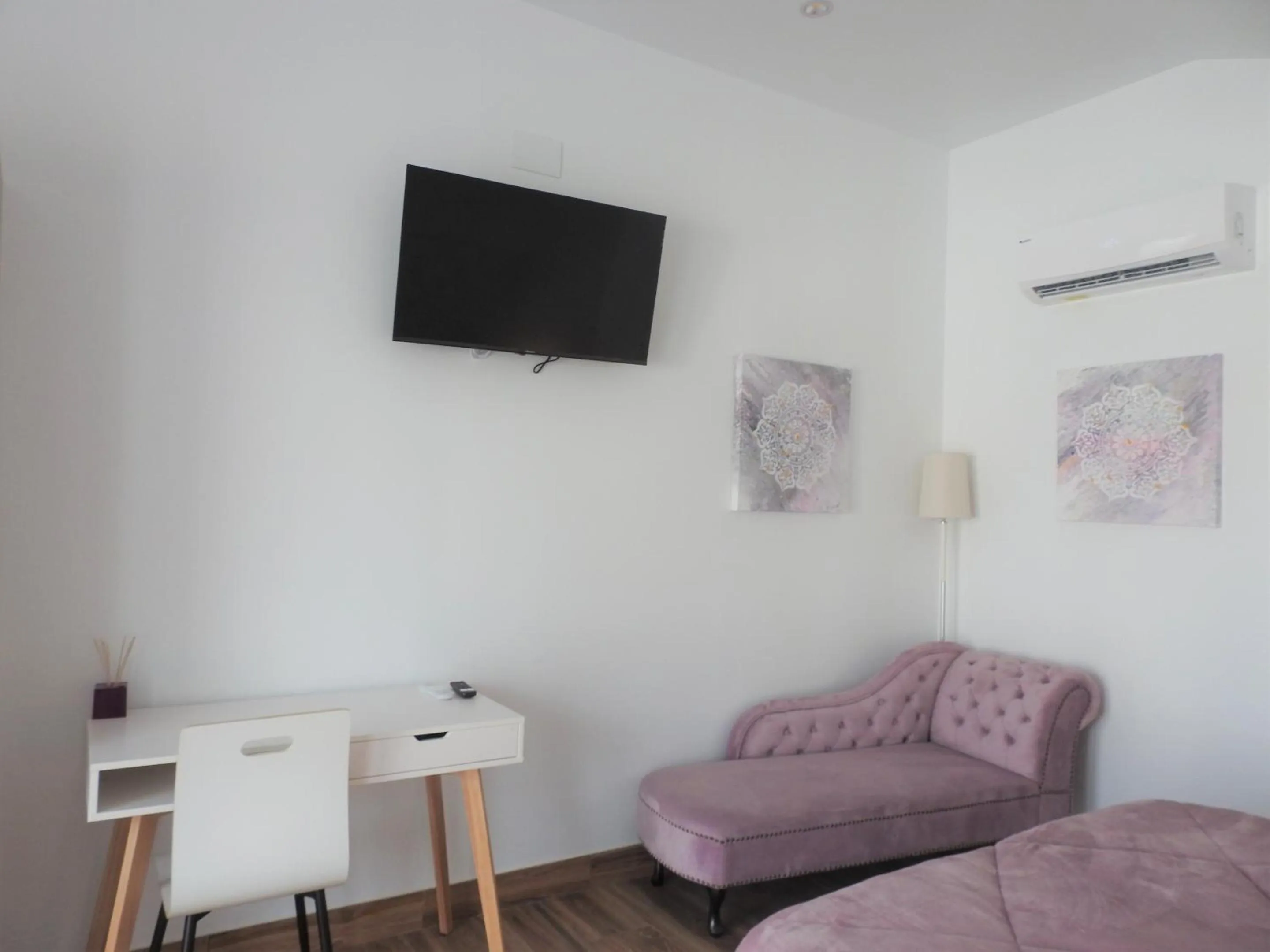 Bedroom in Sandra Rooms