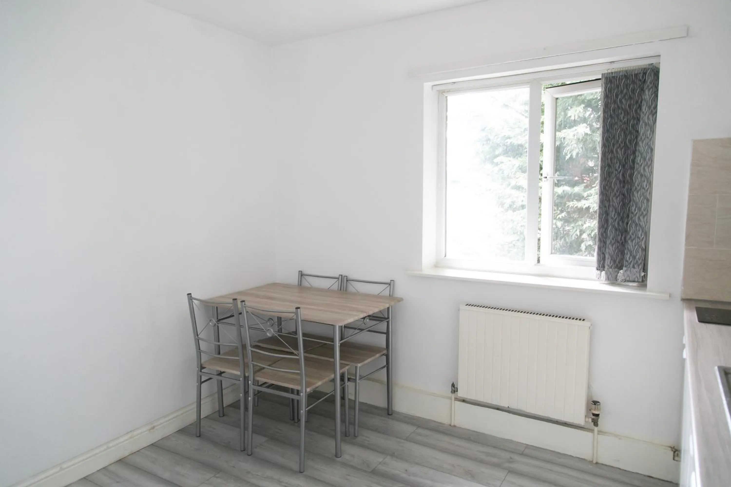 Kitchen or kitchenette in Hills View Apartments