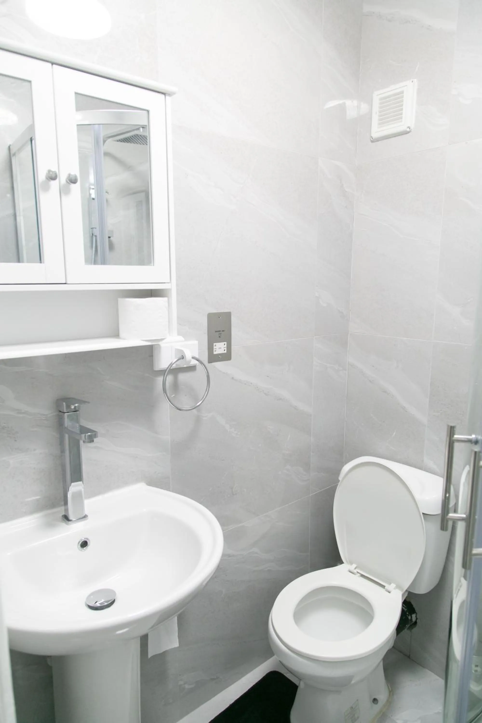 Toilet in Hills View Apartments