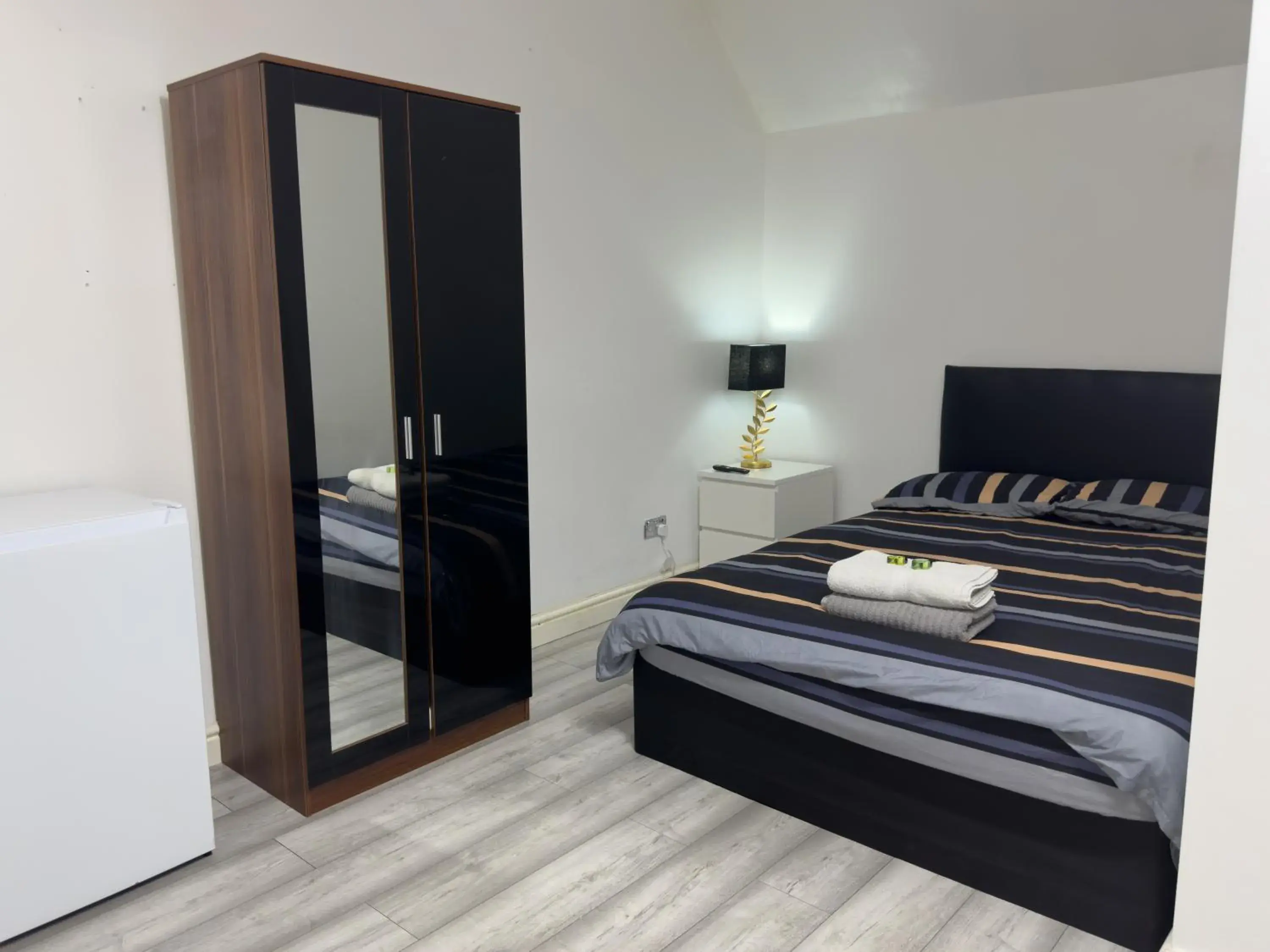 Studio in Hills View Apartments Studio in Hills View Apartments