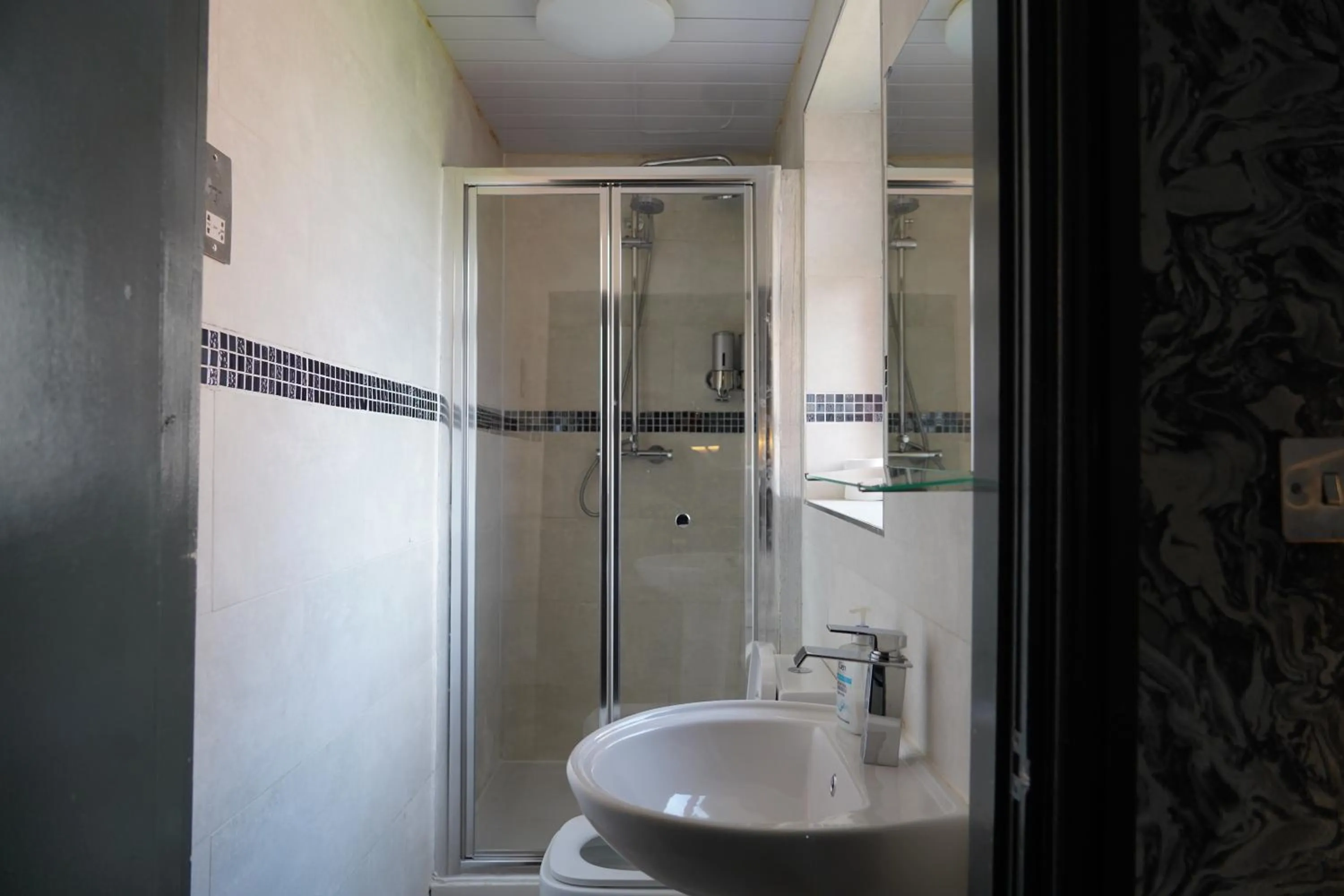 Hills View Apartments