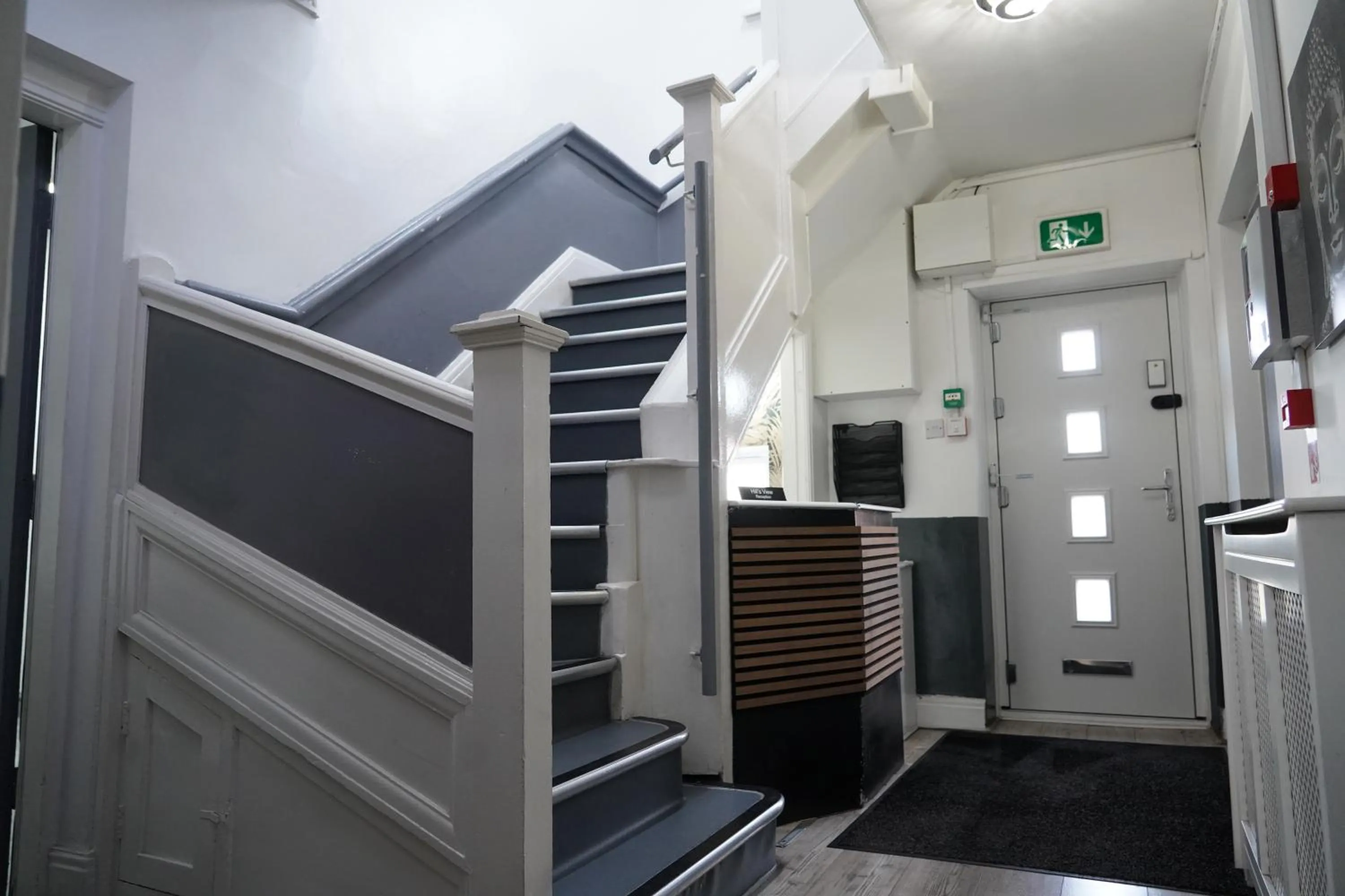 Hills View Apartments