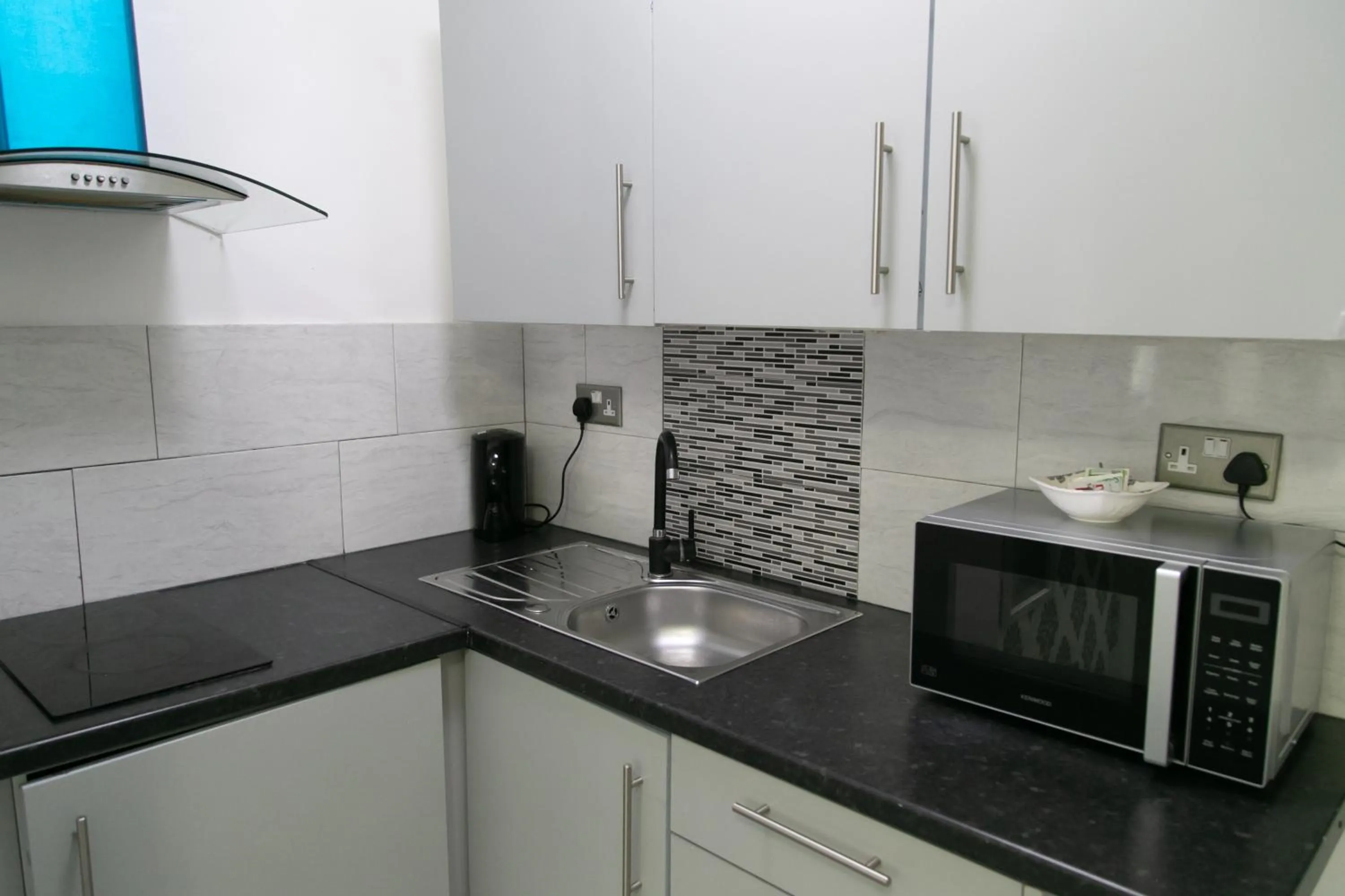 Kitchen or kitchenette in Hills View Apartments