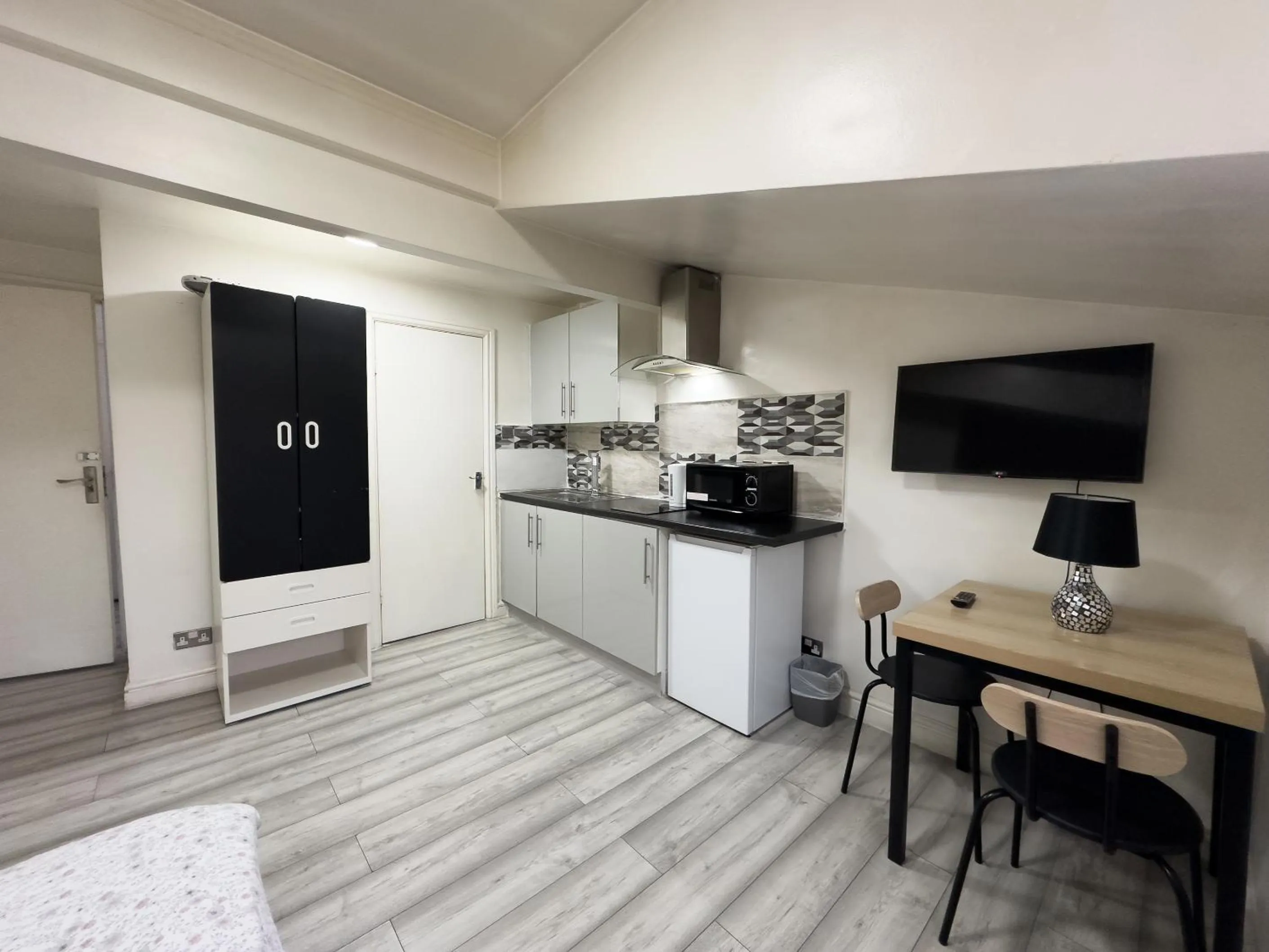 Hills View Apartments