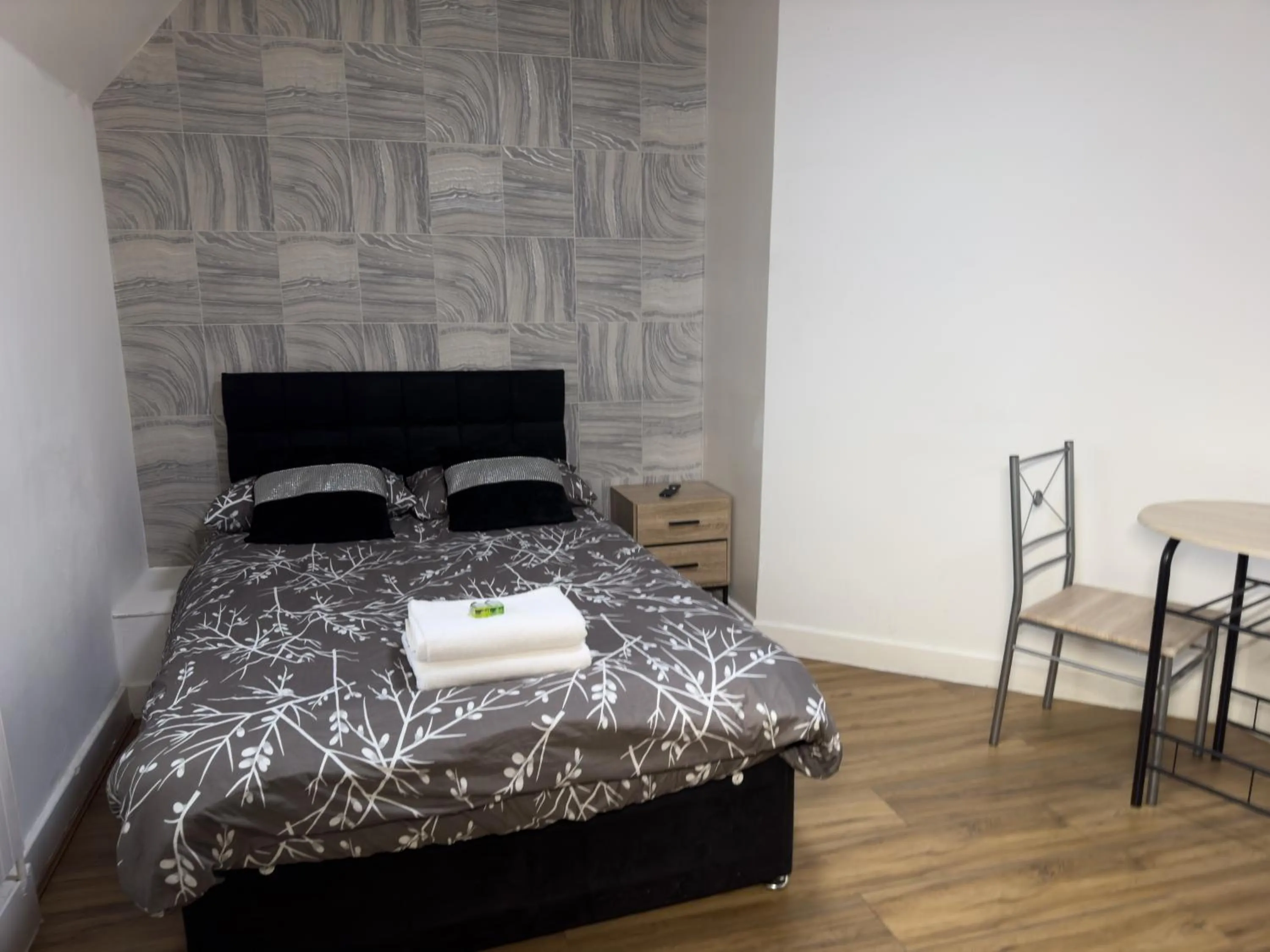 Bed in Hills View Apartments