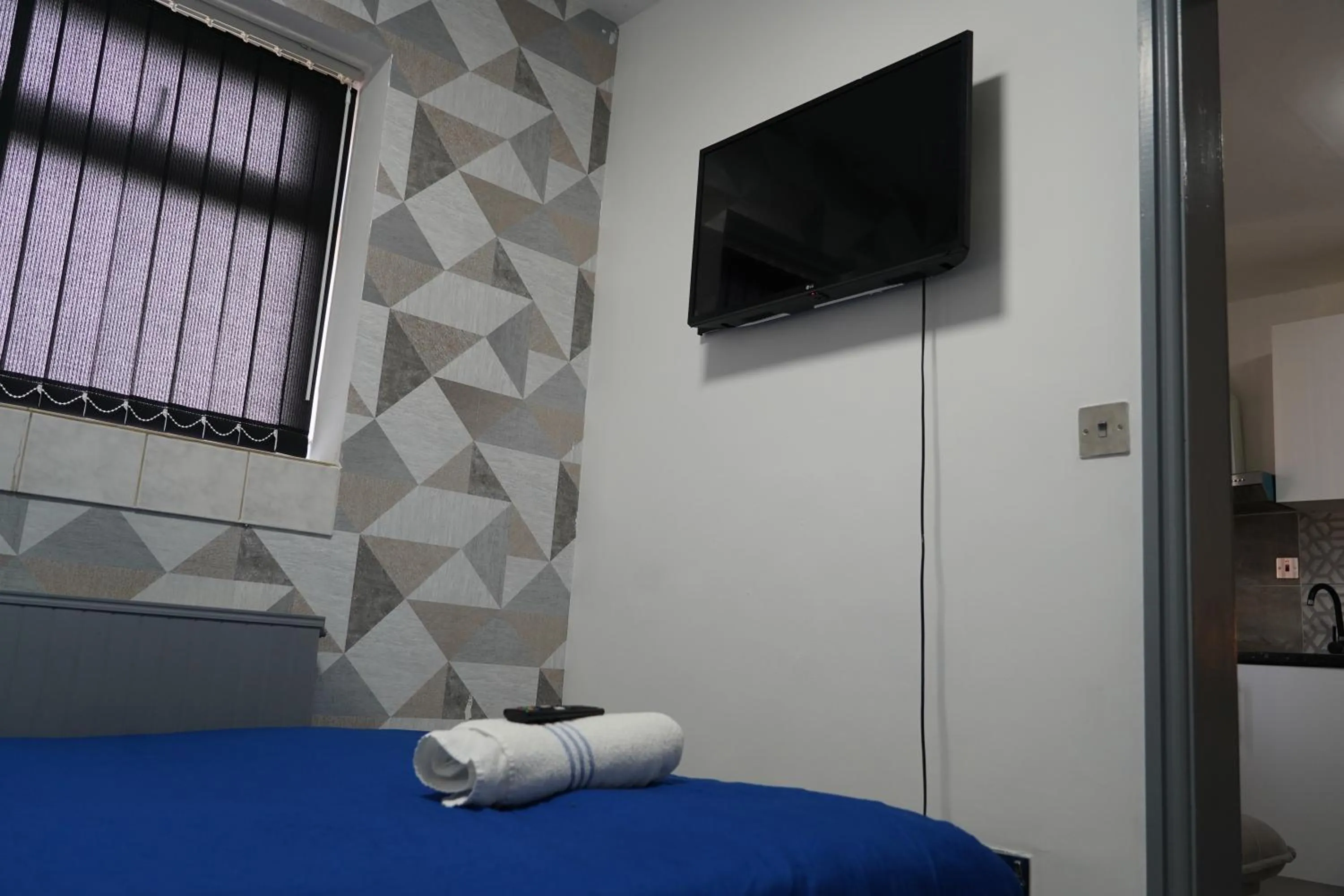 Bed in Hills View Apartments