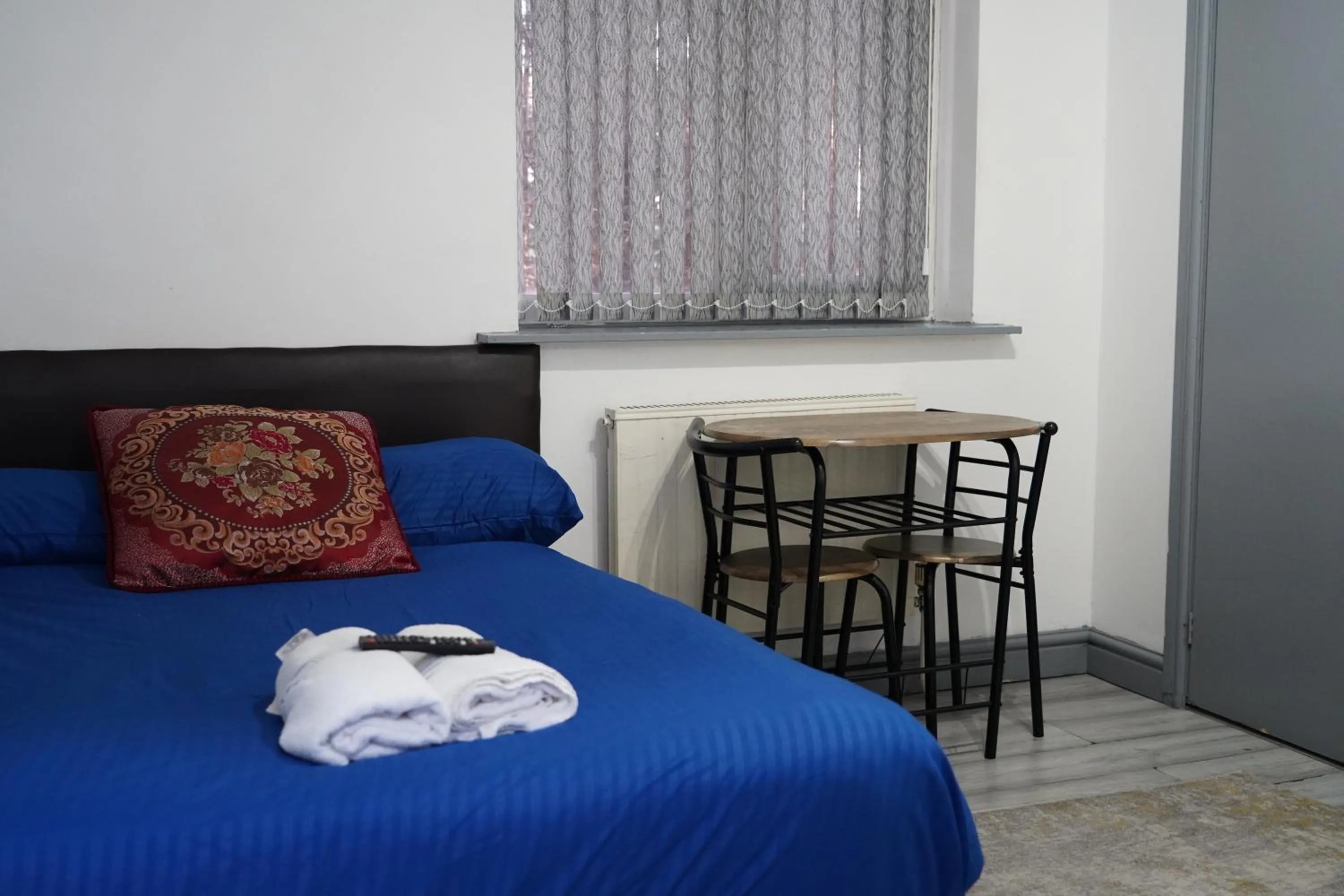 Bed in Hills View Apartments