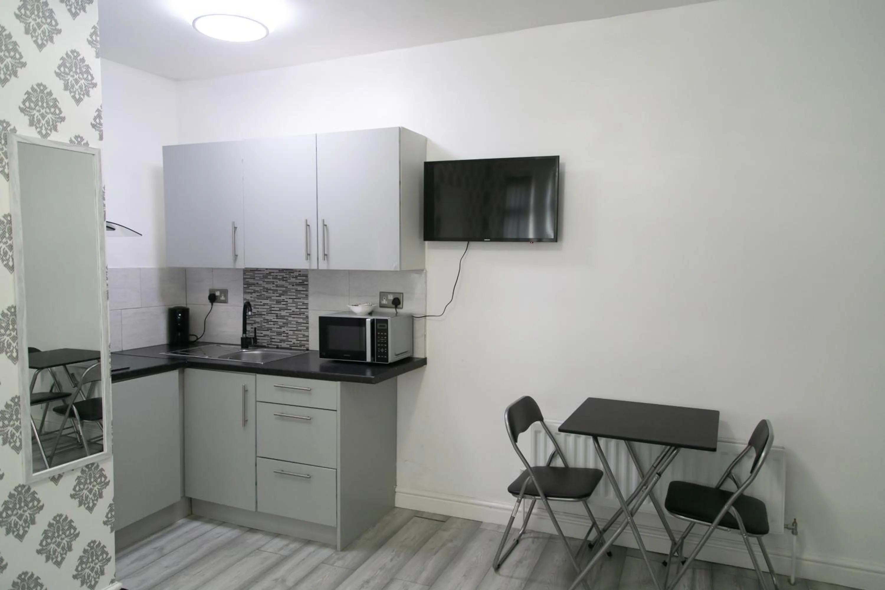 Coffee/tea facilities in Hills View Apartments