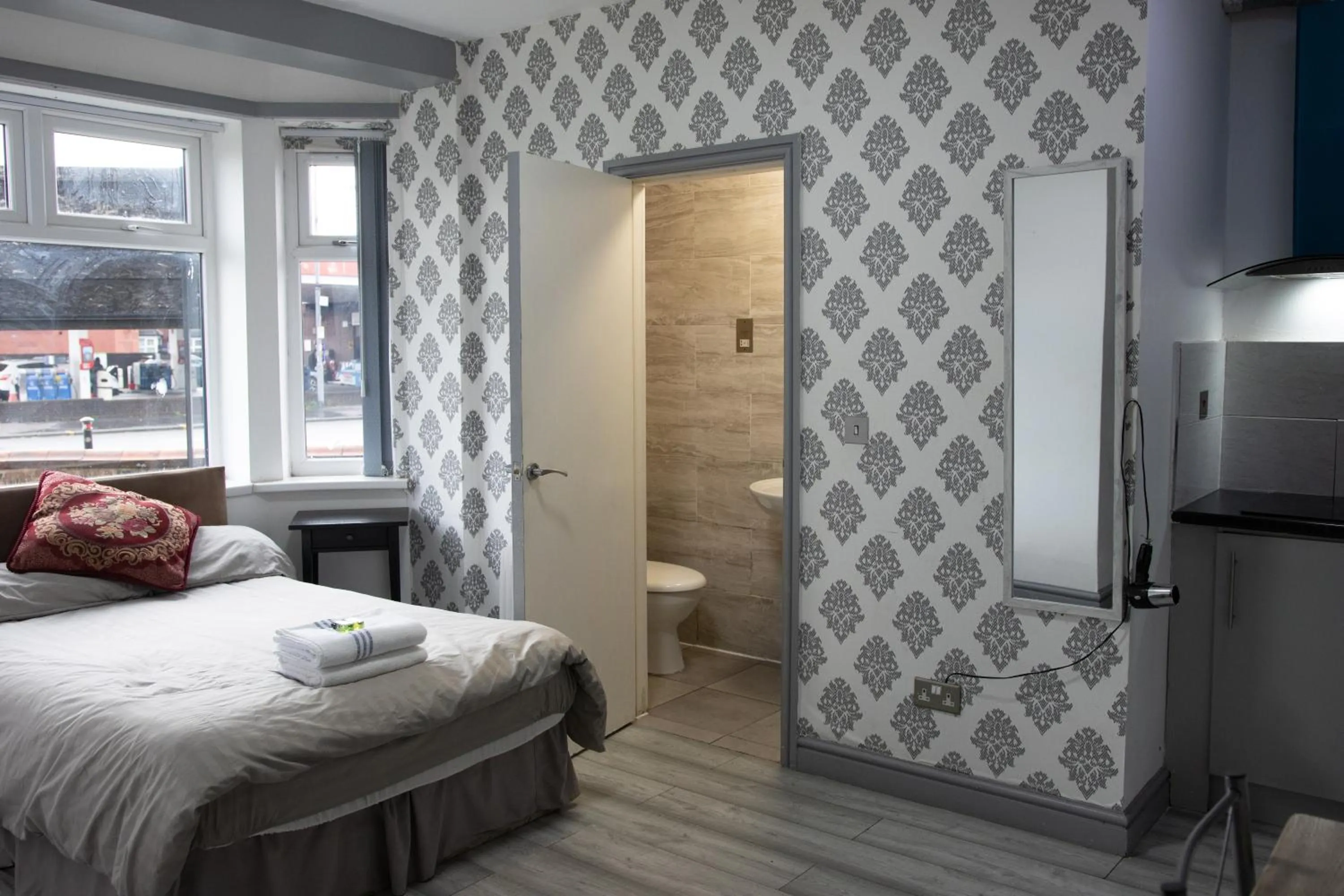 Bed in Hills View Apartments