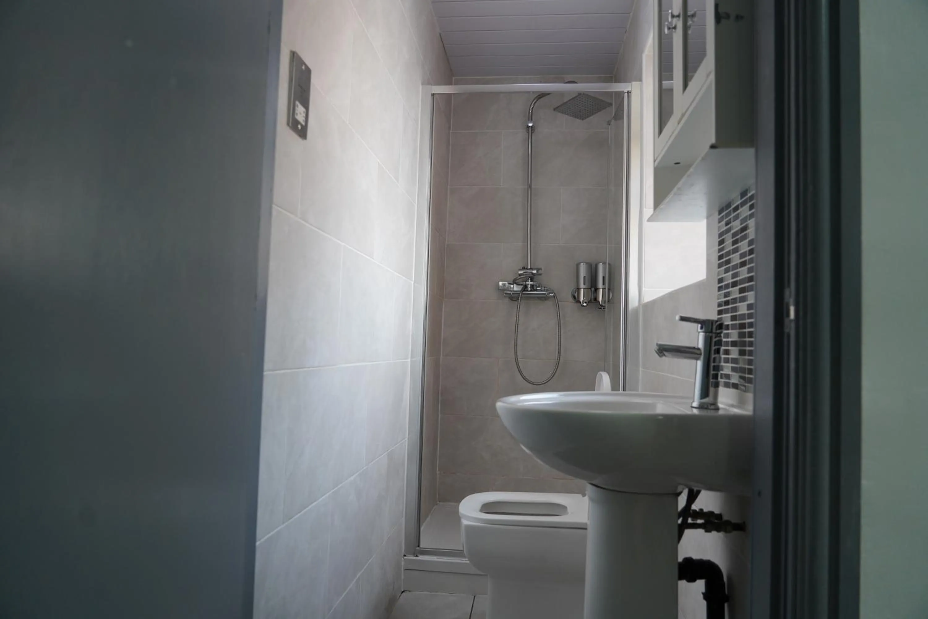 Hills View Apartments