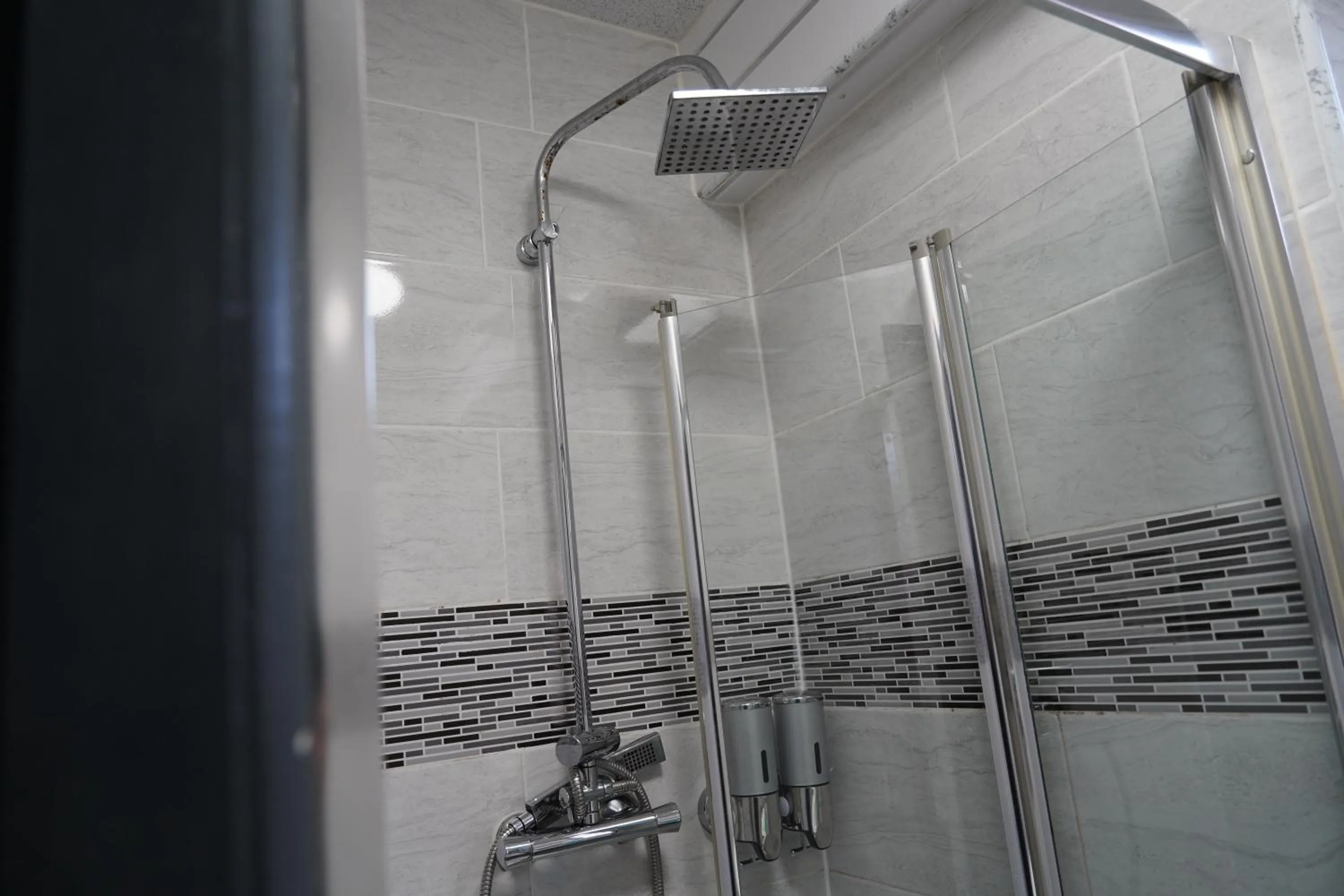 Hills View Apartments