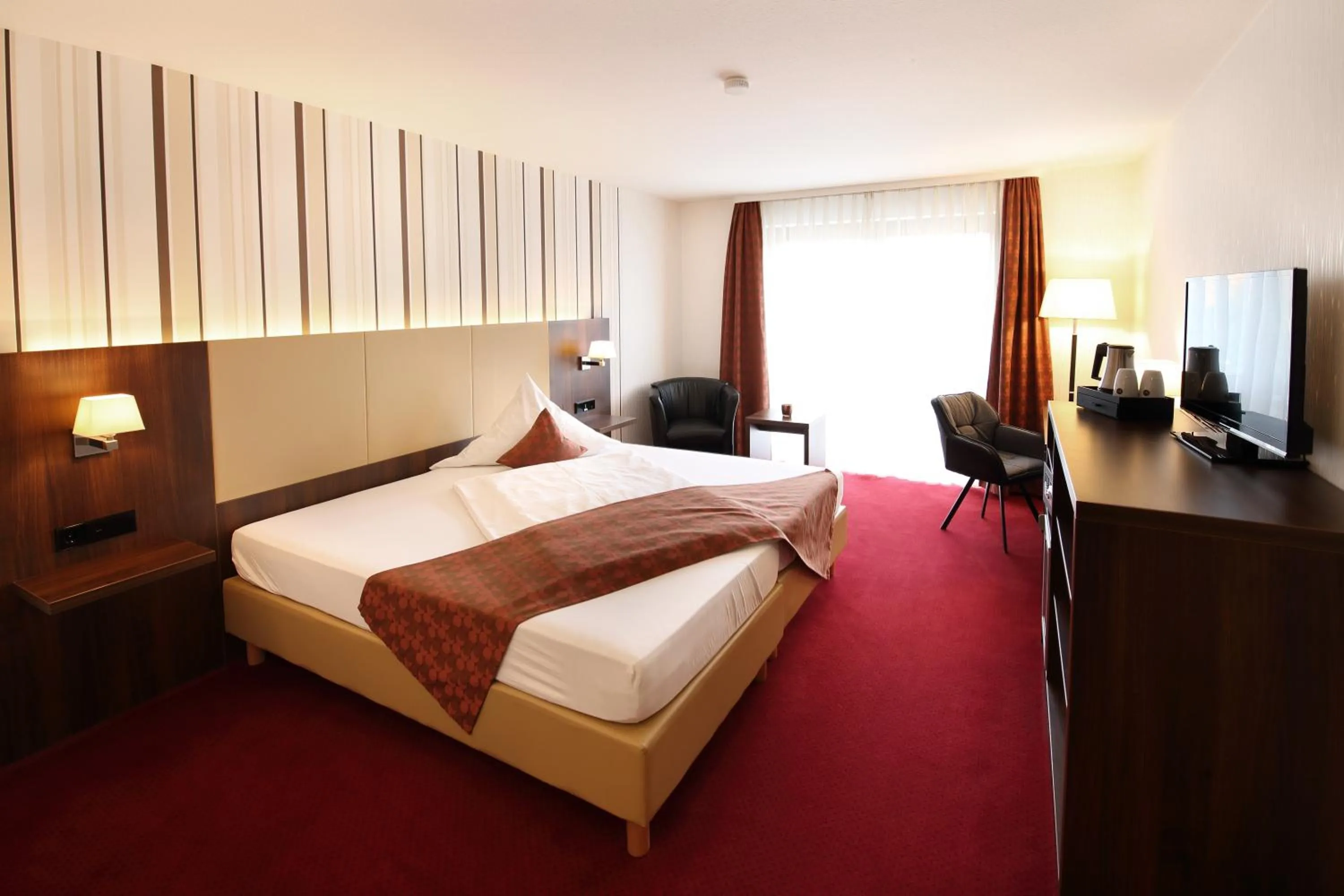 Bedroom, Bed in Lobinger-Parkhotel