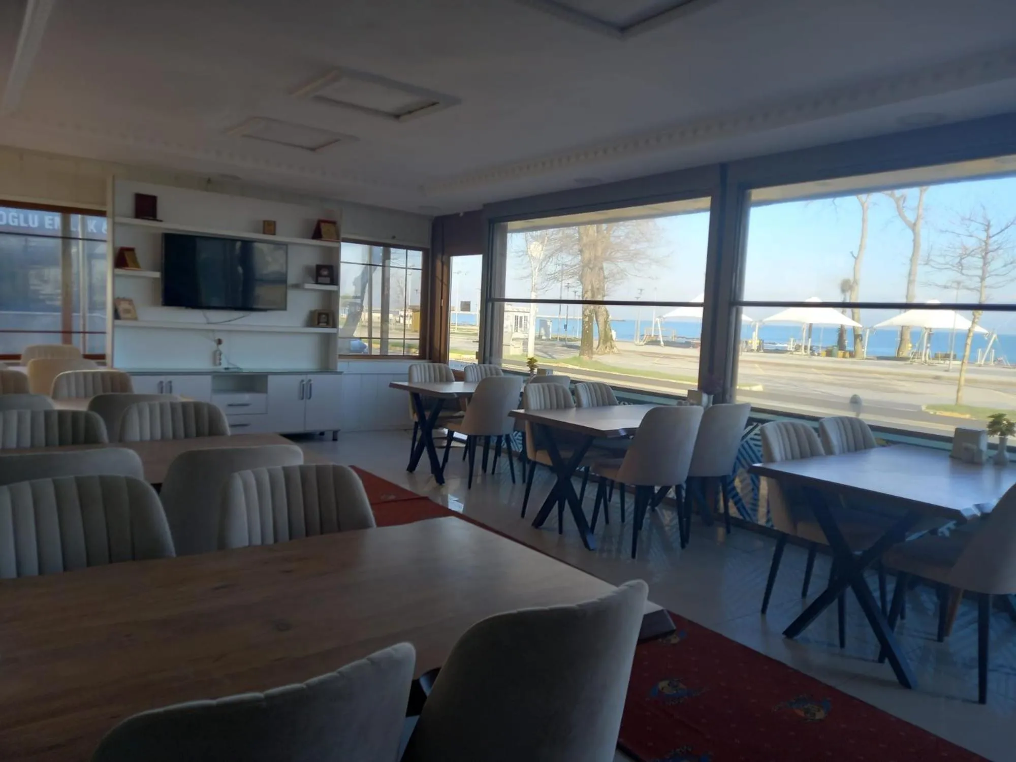 Communal lounge/ TV room in VİZYON RESORT HOTEL