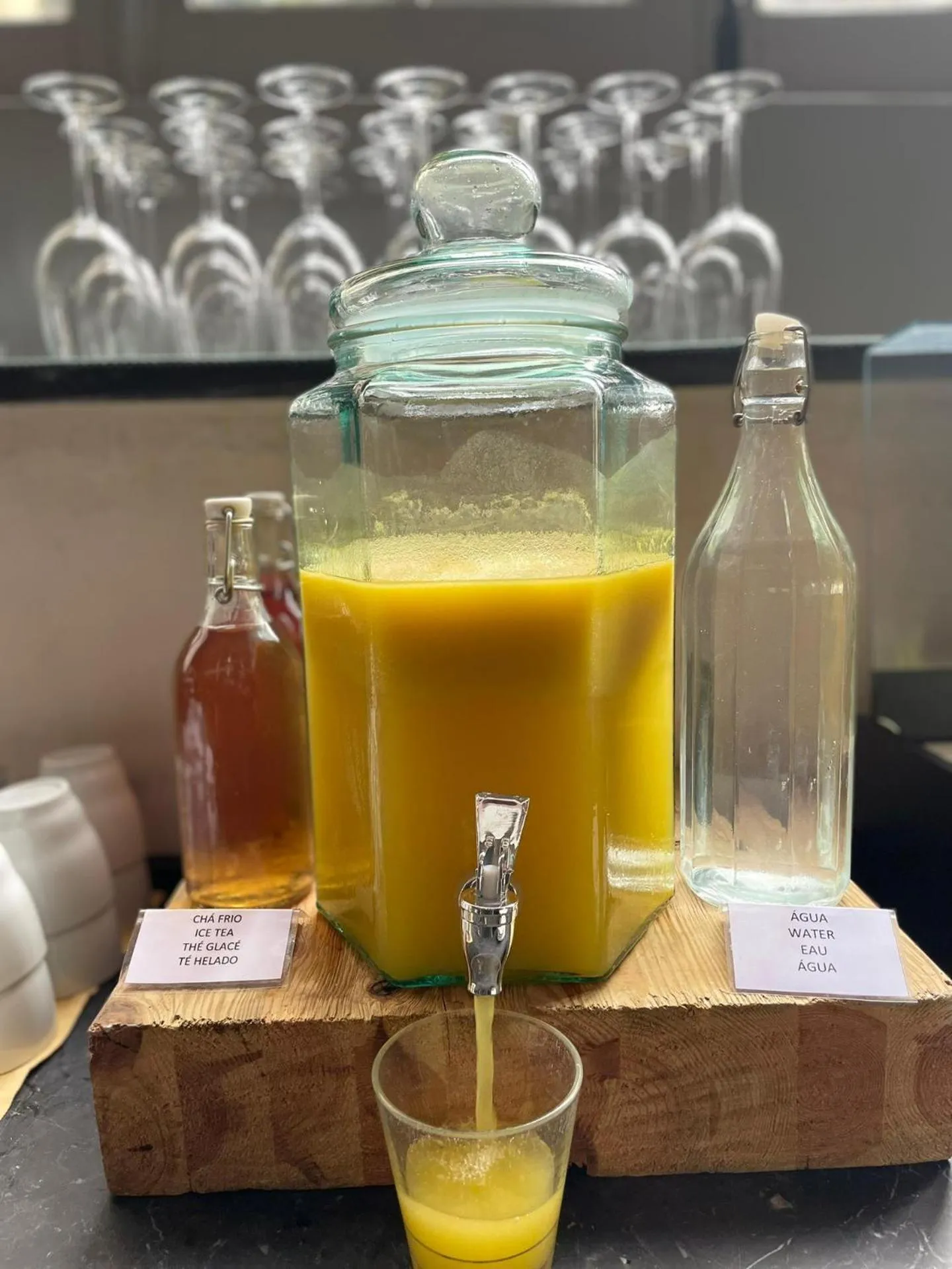 Breakfast in Zero Box Lodge Coimbra