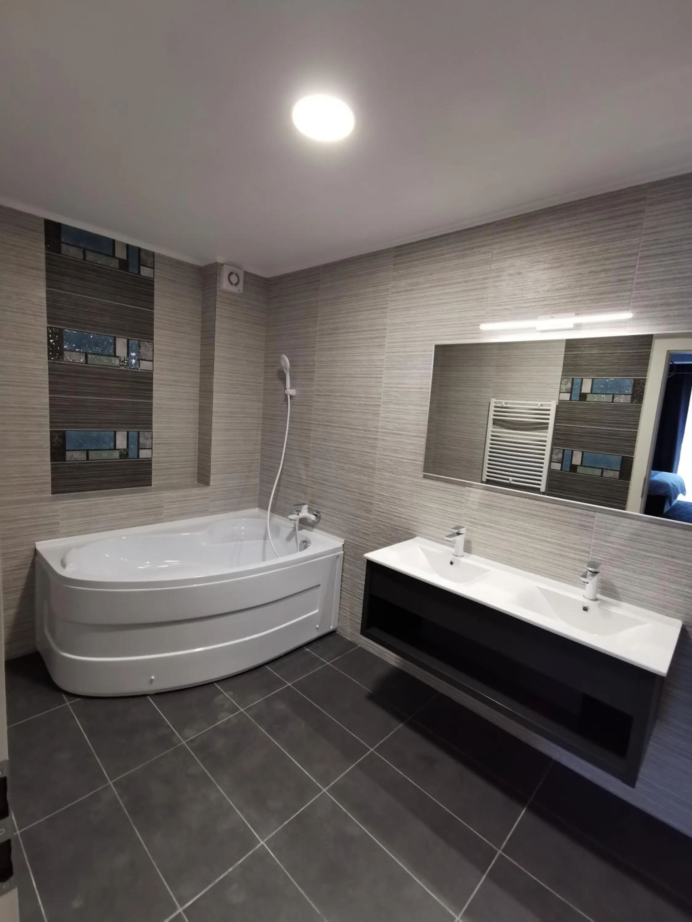 Toilet in Hotel Javu