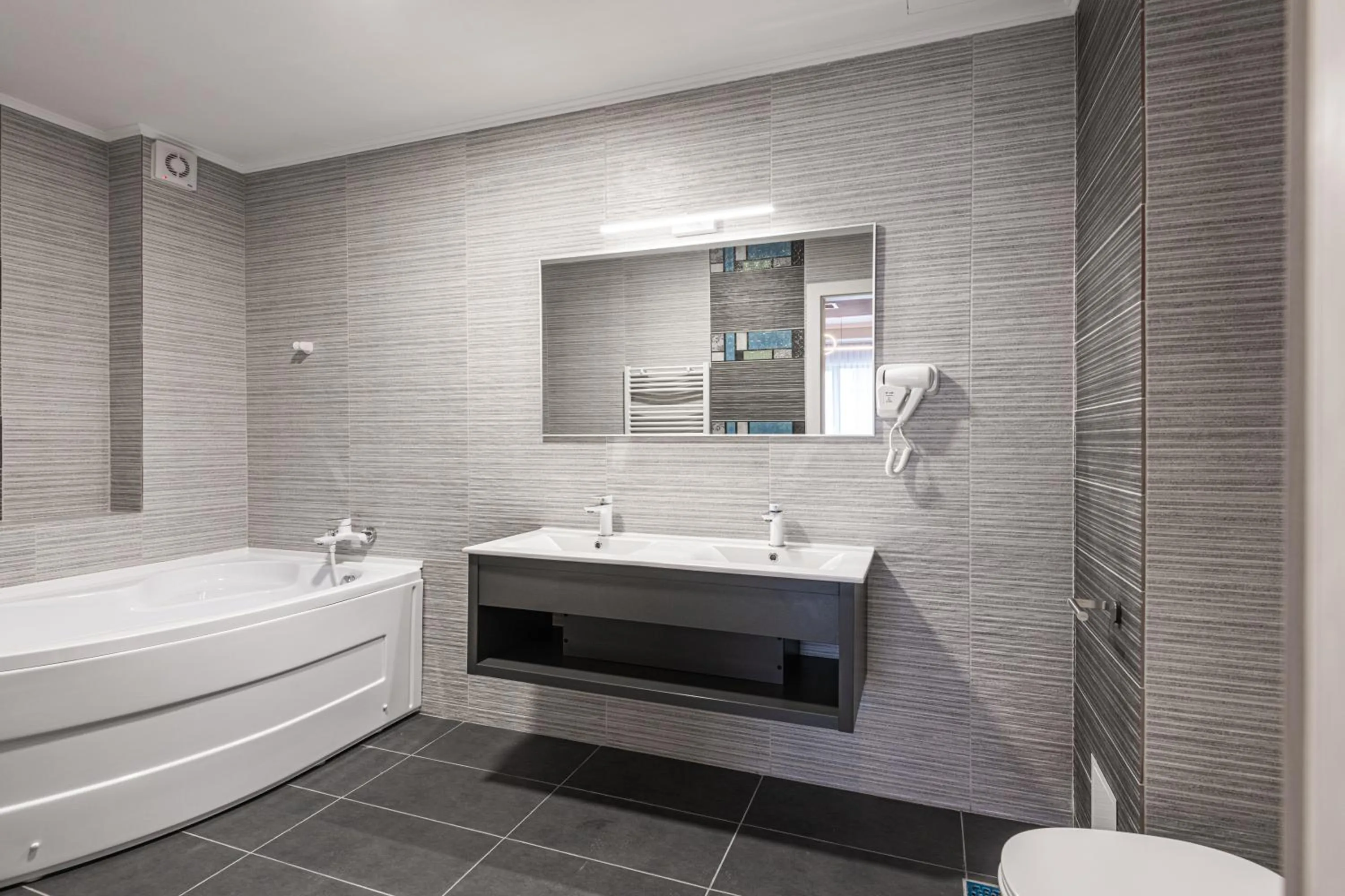 Toilet in Hotel Javu