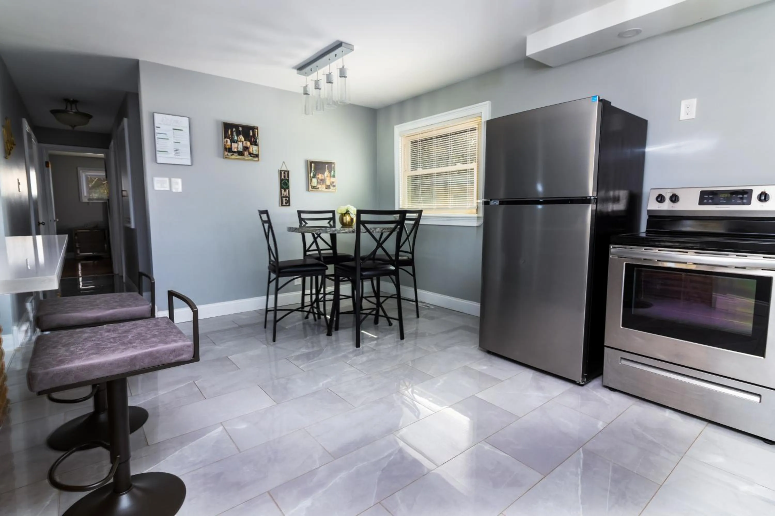 The Grand Gorge Villa-With Private Yard & Parking, Minutes From Falls & Casino by Niagara Hospitaliy